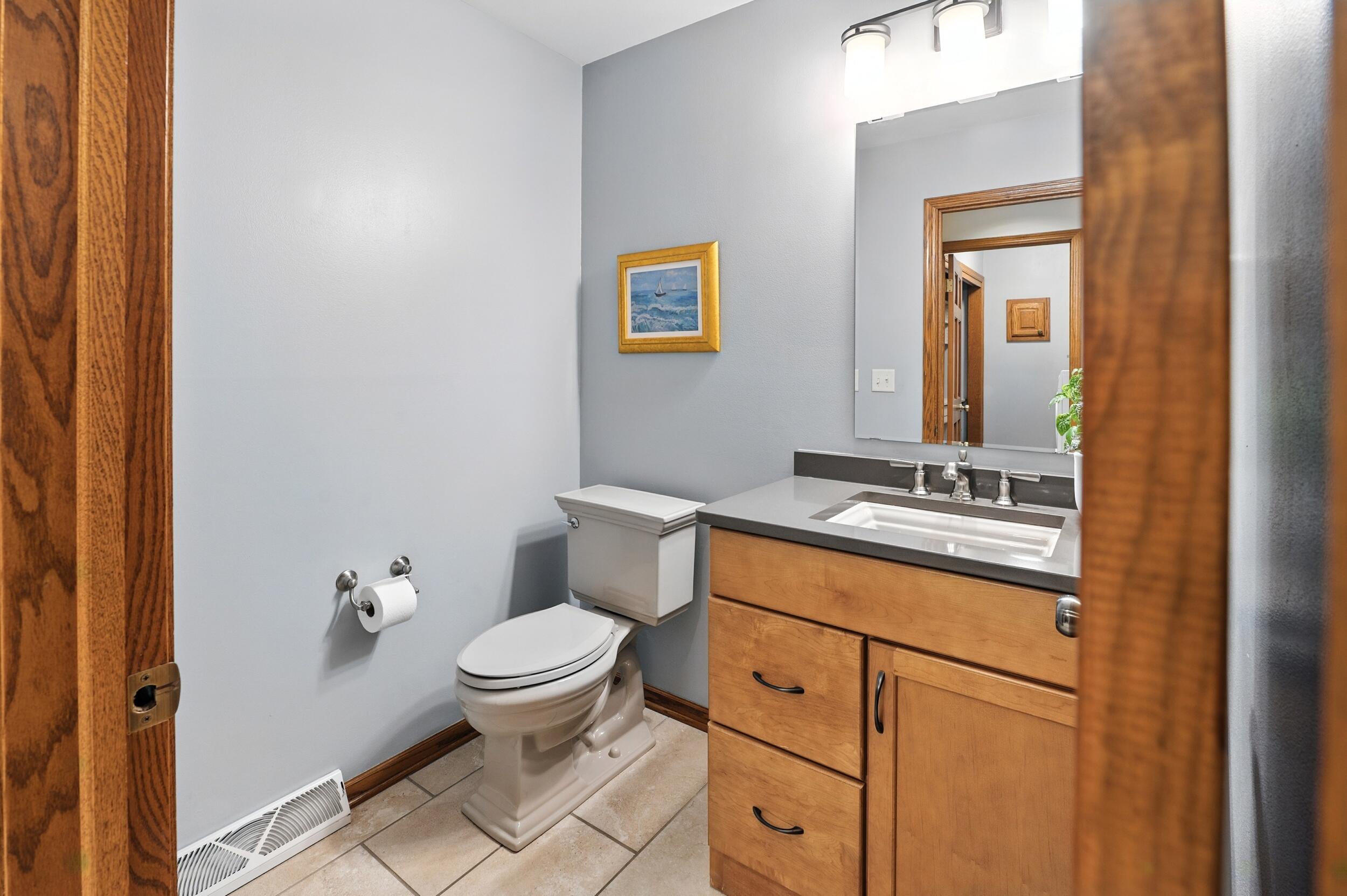 Delafield, Wisconsin, 53029, United States, 2 Bedrooms Bedrooms, ,4 BathroomsBathrooms,Residential,For Sale,1917122
