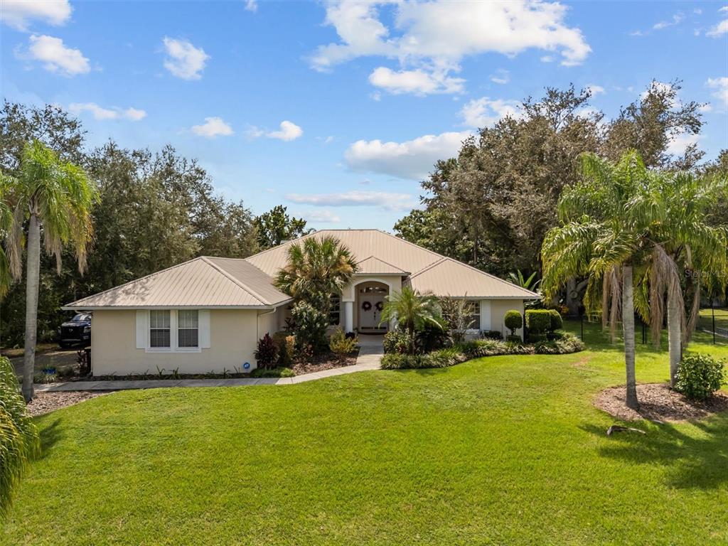 Lakeland, Florida, 33813, United States, 4 Bedrooms Bedrooms, ,4 BathroomsBathrooms,Residential,For Sale,1948005