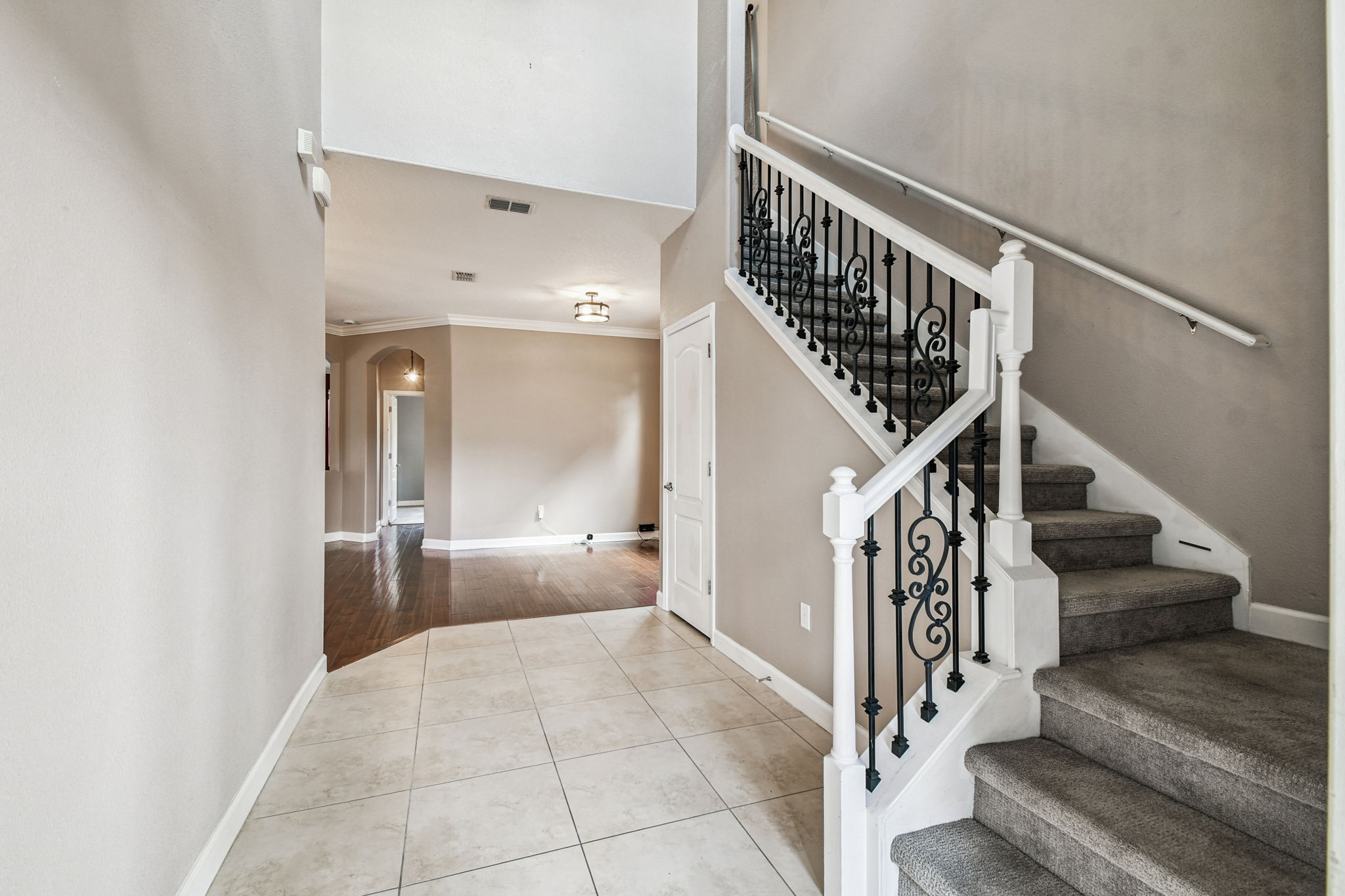 New Port Richey, Florida, 34655, United States, 6 Bedrooms Bedrooms, ,4 BathroomsBathrooms,Residential,For Sale,1980137