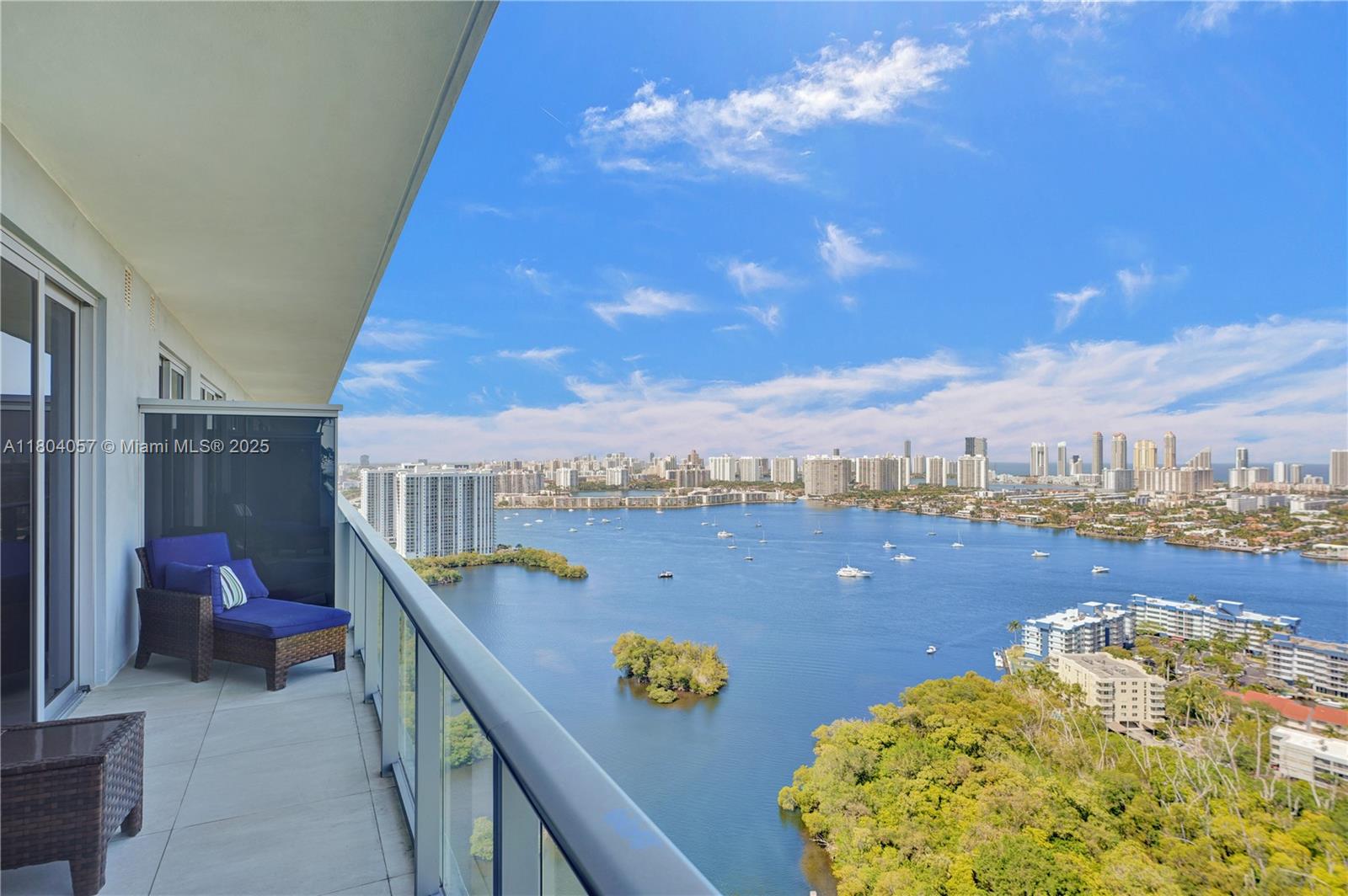 North Miami Beach, Florida, 33160, United States, 2 Bedrooms Bedrooms, ,2 BathroomsBathrooms,Residential,For Sale,1826638