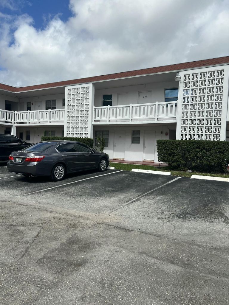 LAUDERHILL, Florida, 33313, United States, 1 Bedroom Bedrooms, ,1 BathroomBathrooms,Residential,For Sale,1915565