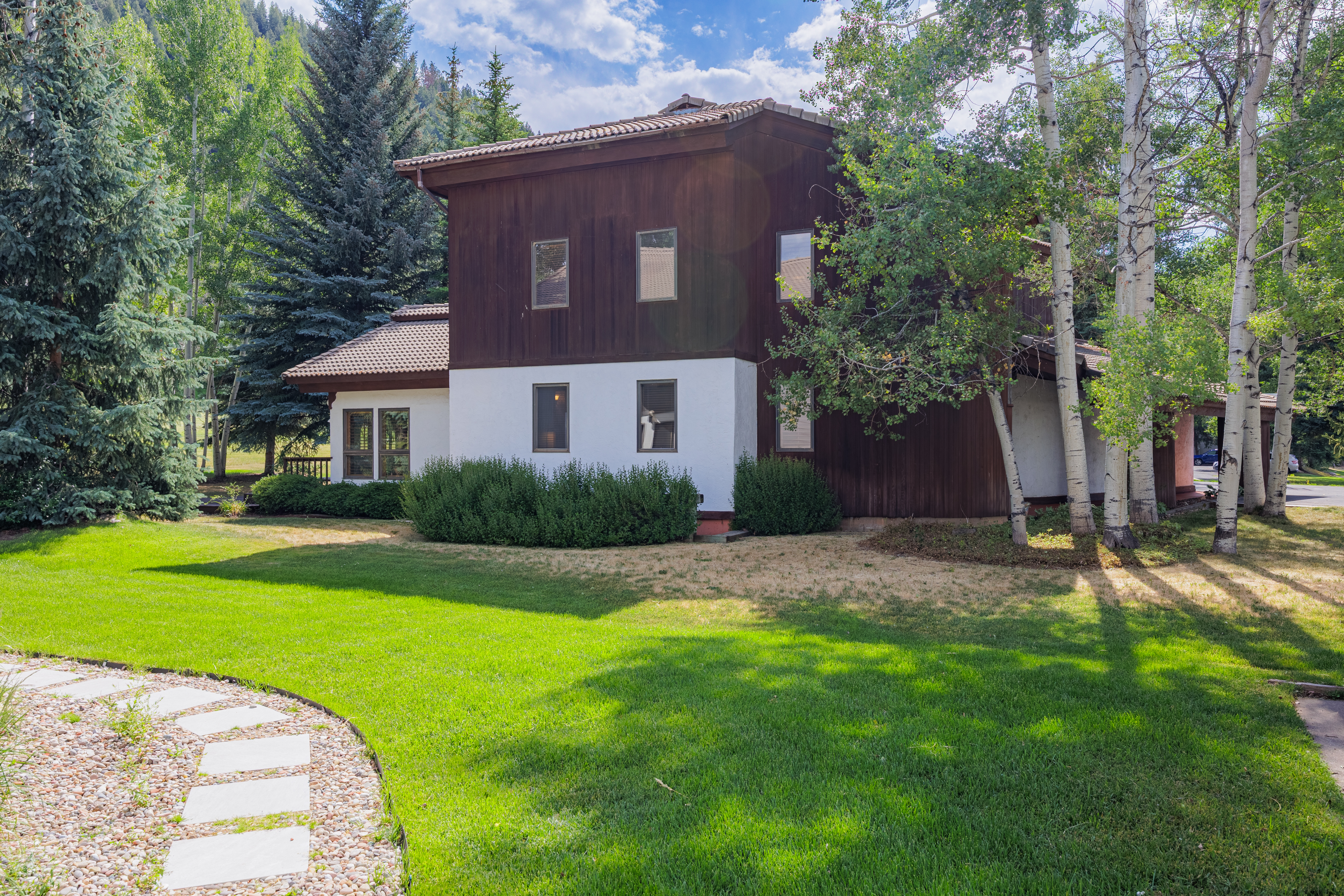  Mountain Residence Positioned at the 13th Fairway of the EagleVail Golf Course - 物件實景