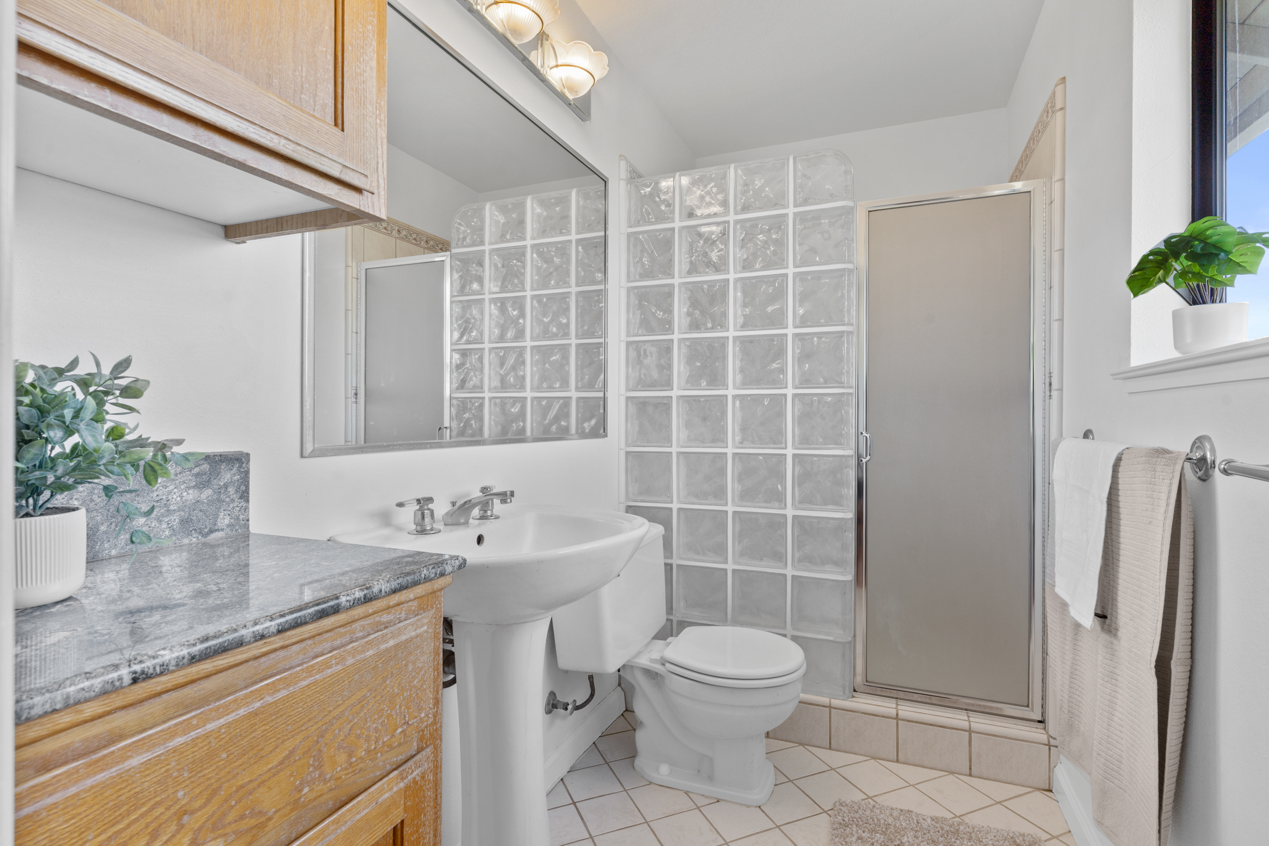  8865 Phoenix Avenue, Fair Oaks, CA 95628 - 物件實景