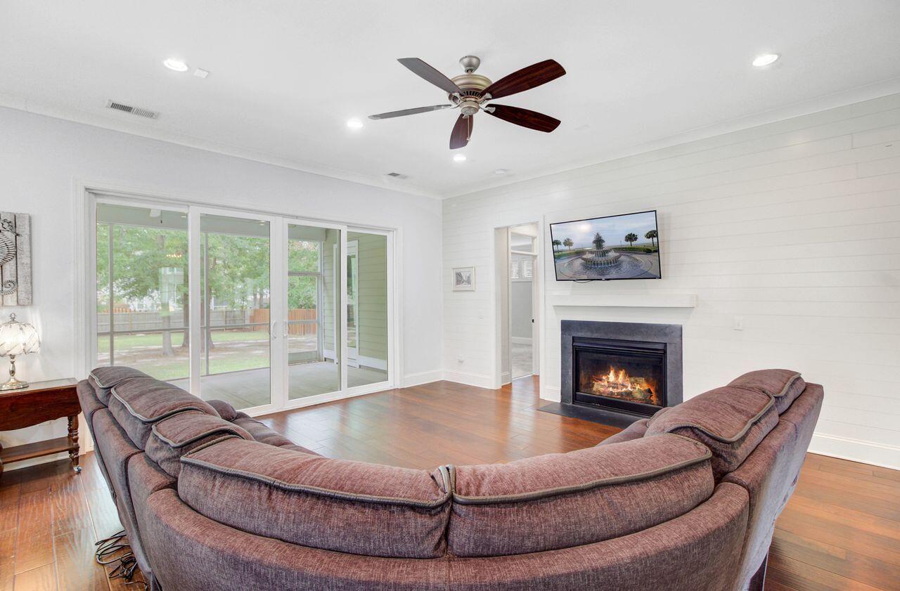 Summerville, South Carolina, 29483, United States, 4 Bedrooms Bedrooms, ,3 BathroomsBathrooms,Residential,For Sale,1910899