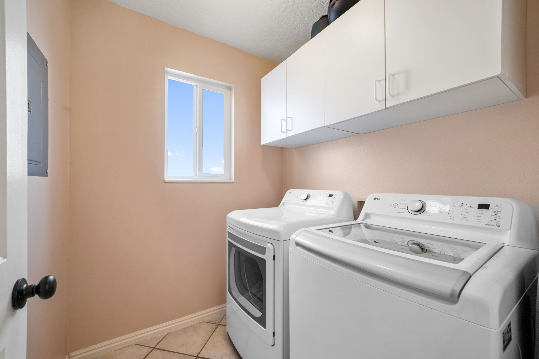 Lehi, Utah, 84043, United States, 4 Bedrooms Bedrooms, ,3 BathroomsBathrooms,Residential,For Sale,1973870