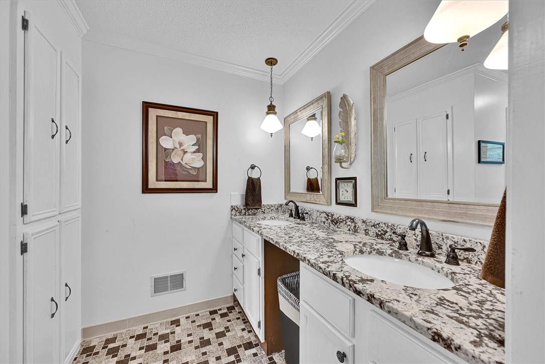 Belton, South Carolina, 29627, United States, 4 Bedrooms Bedrooms, ,4 BathroomsBathrooms,Residential,For Sale,1903609