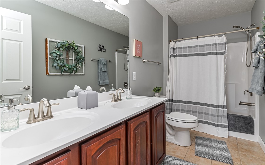 Adams Twp, Pennsylvania, 16046, United States, 4 Bedrooms Bedrooms, ,4 BathroomsBathrooms,Residential,For Sale,1827880