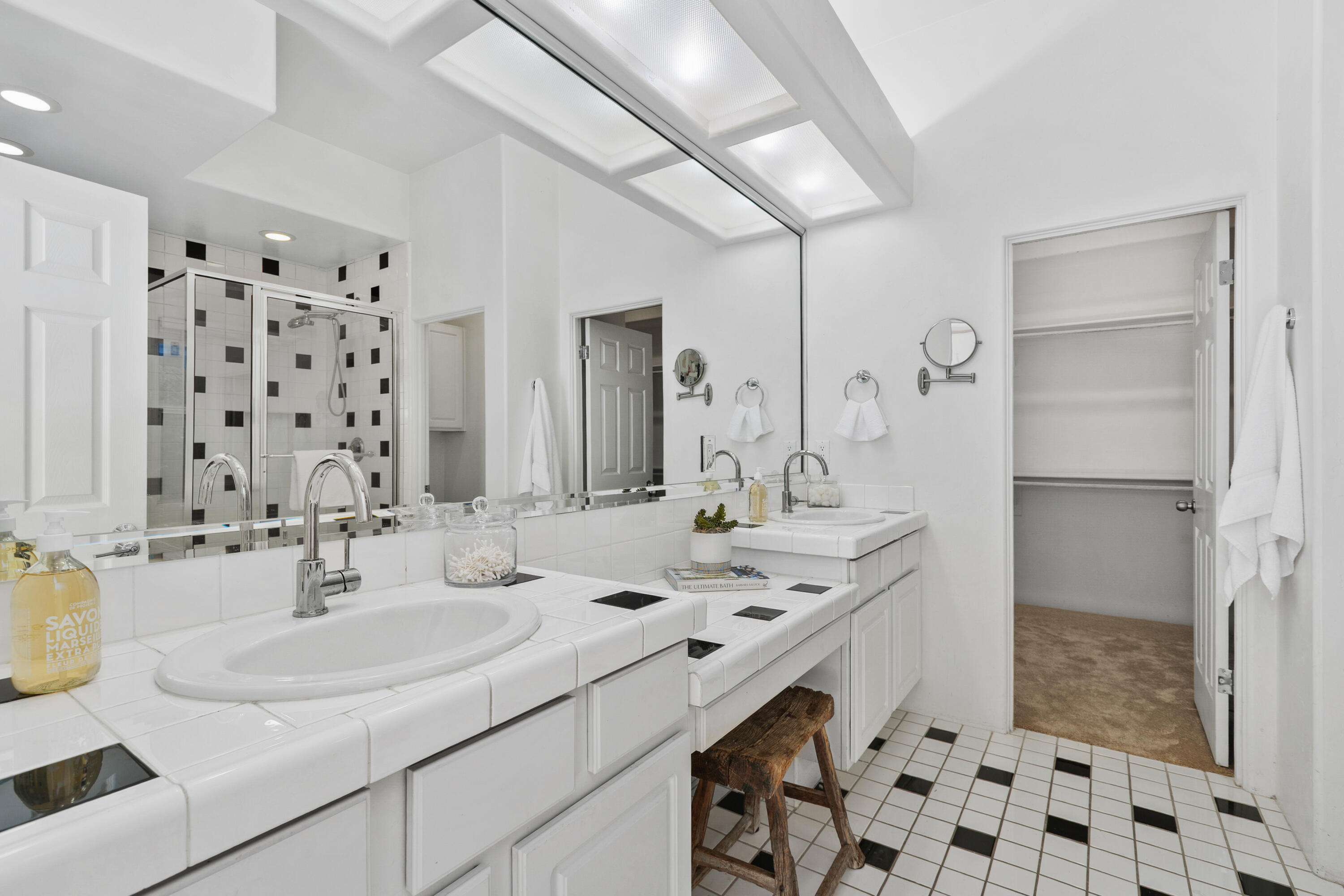 La Quinta, California, 92253, United States, 4 Bedrooms Bedrooms, ,1 BathroomBathrooms,Residential,For Sale,1999091