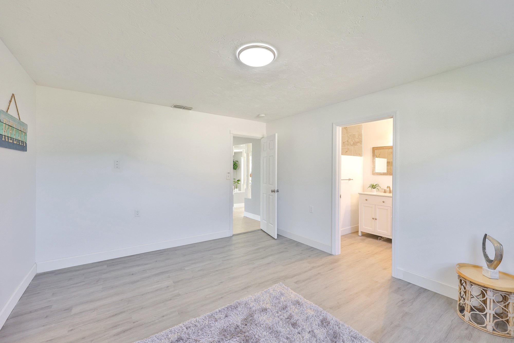 Treasure Island, Florida, 33706, United States, 3 Bedrooms Bedrooms, ,2 BathroomsBathrooms,Residential,For Sale,1982782