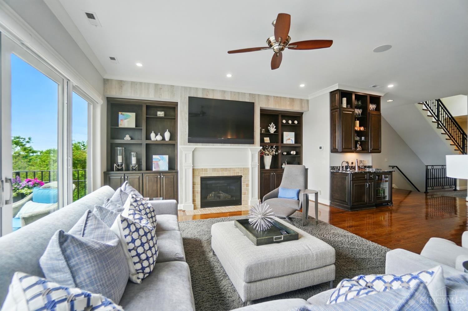 Cincinnati, Ohio, 45202, United States, 3 Bedrooms Bedrooms, ,4 BathroomsBathrooms,Residential,For Sale,1850372