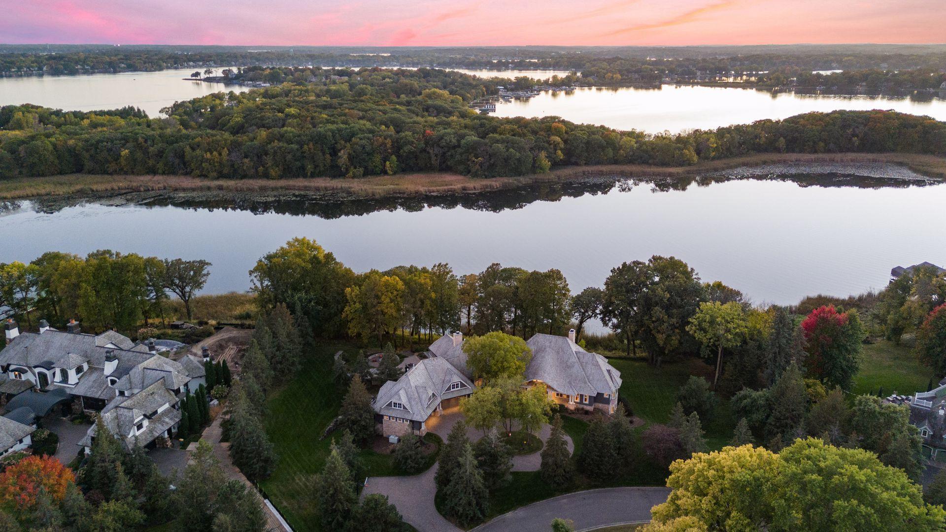 Orono, Minnesota, 55391, United States, 5 Bedrooms Bedrooms, ,5 BathroomsBathrooms,Residential,For Sale,1792914