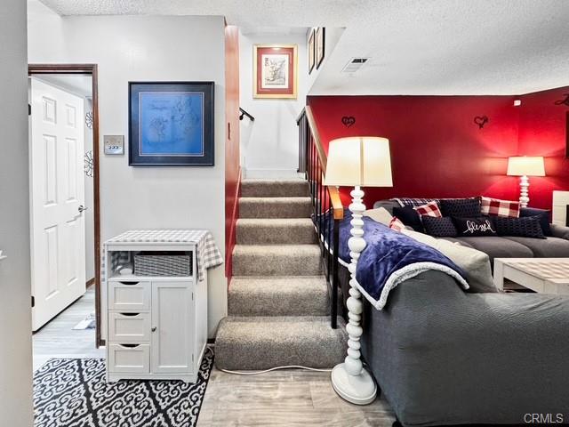 Glendale, California, 91202, United States, 2 Bedrooms Bedrooms, ,Residential,For Sale,1993886