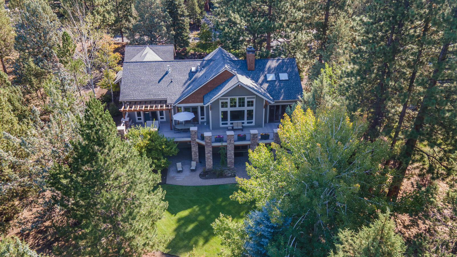 Bend, Oregon, 97703, United States, 4 Bedrooms Bedrooms, ,5 BathroomsBathrooms,Residential,For Sale,1979123