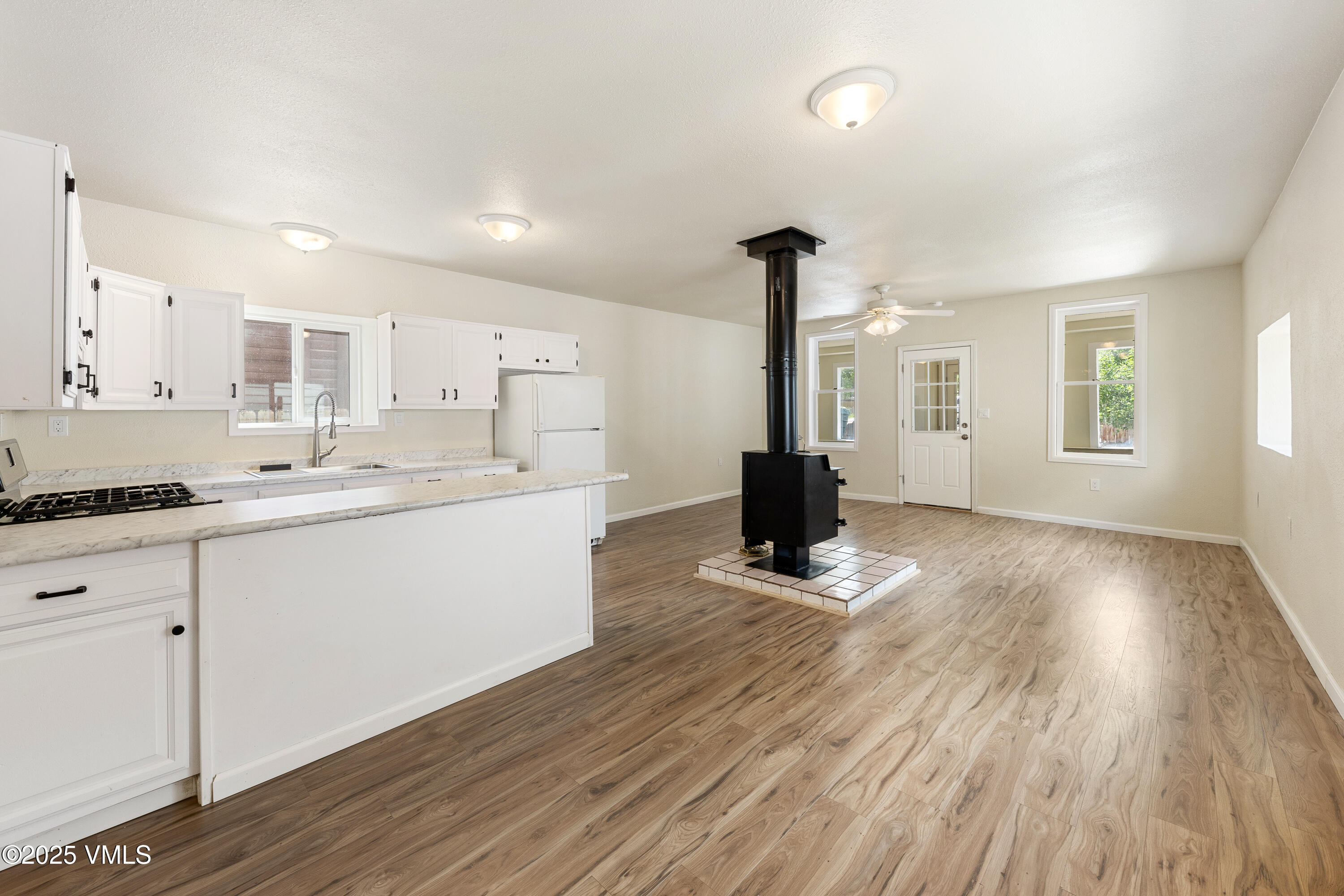 Gypsum, Colorado, 81637, United States, 2 Bedrooms Bedrooms, ,1 BathroomBathrooms,Residential,For Sale,1849053