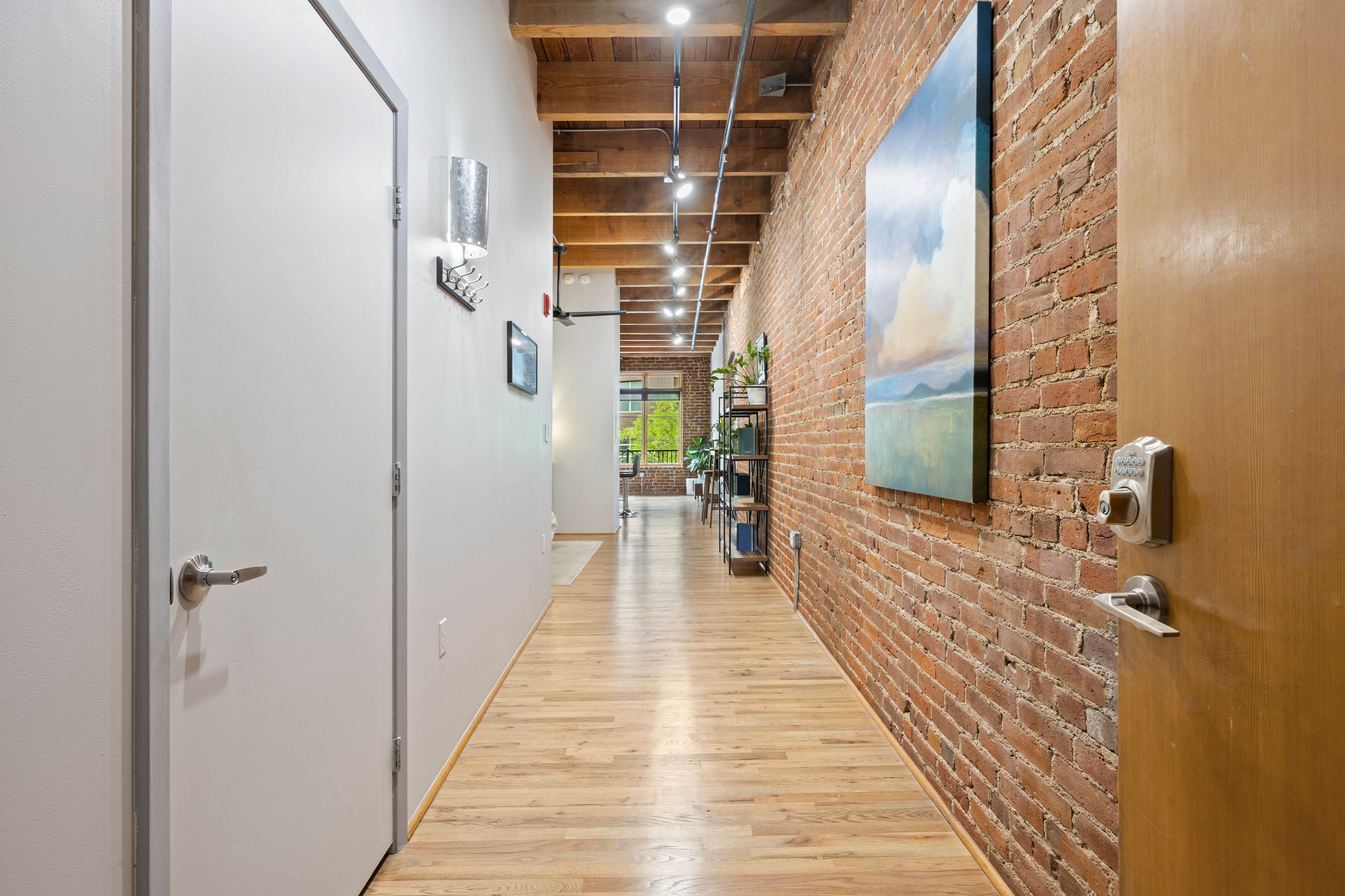  Historic WaterTower Loft with Modern Updates - 物件實景