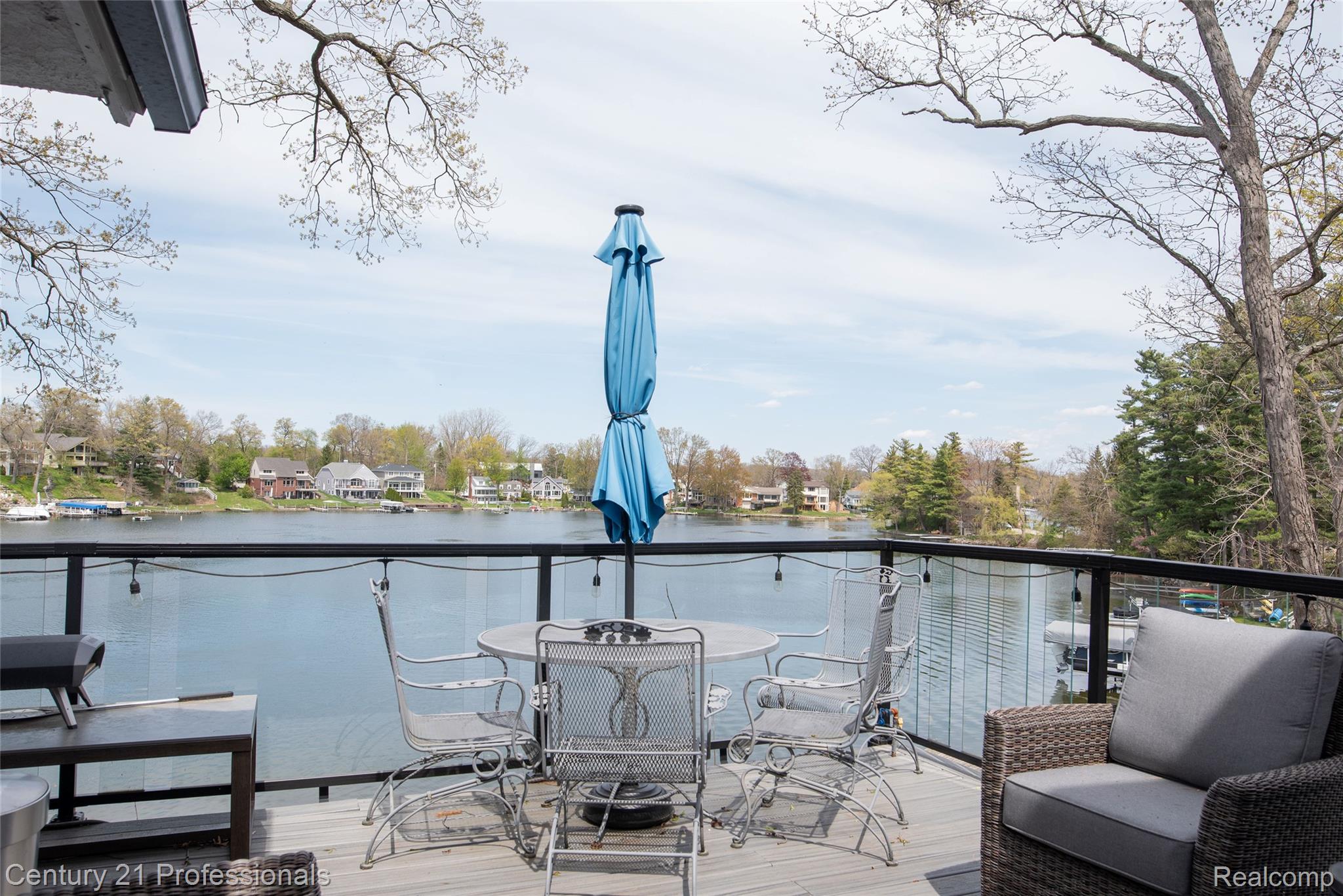 LakeOrion, Michigan, 48362, United States, 2 Bedrooms Bedrooms, ,2 BathroomsBathrooms,Residential,For Sale,2005398