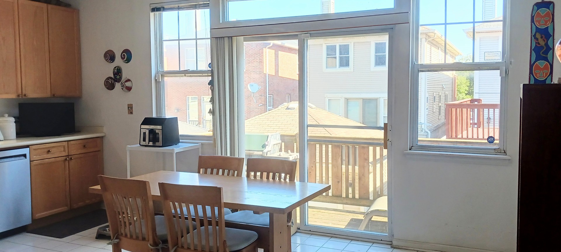 Chicago, Illinois, 60615, United States, 3 Bedrooms Bedrooms, ,3 BathroomsBathrooms,Residential,For Sale,2034443
