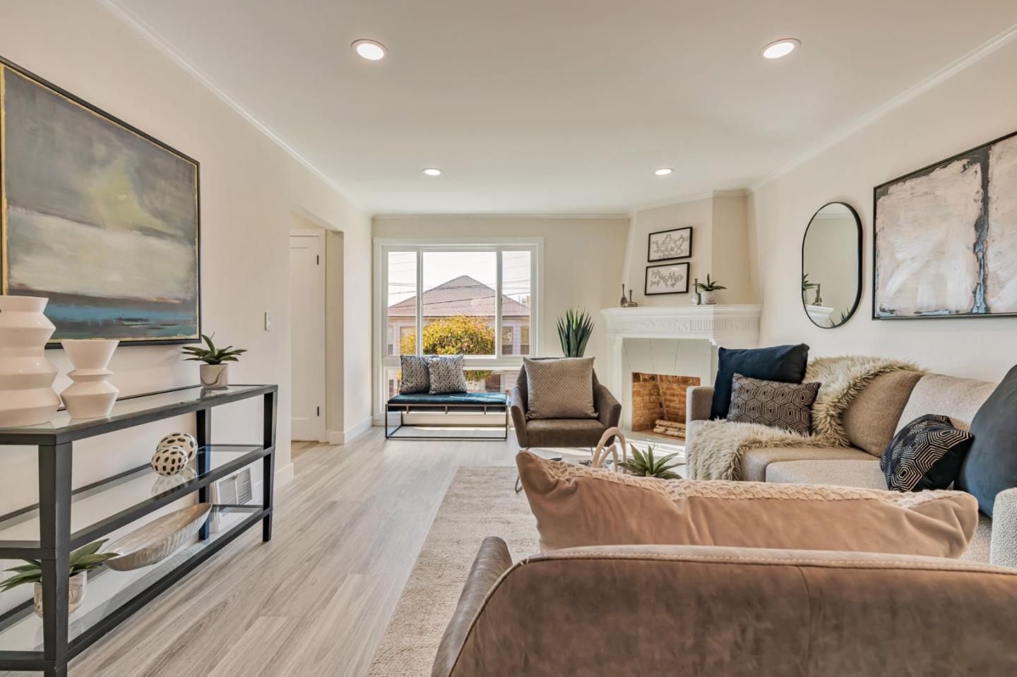 San Francisco, California, 94134, United States, 2 Bedrooms Bedrooms, ,1 BathroomBathrooms,Residential,For Sale,1926351