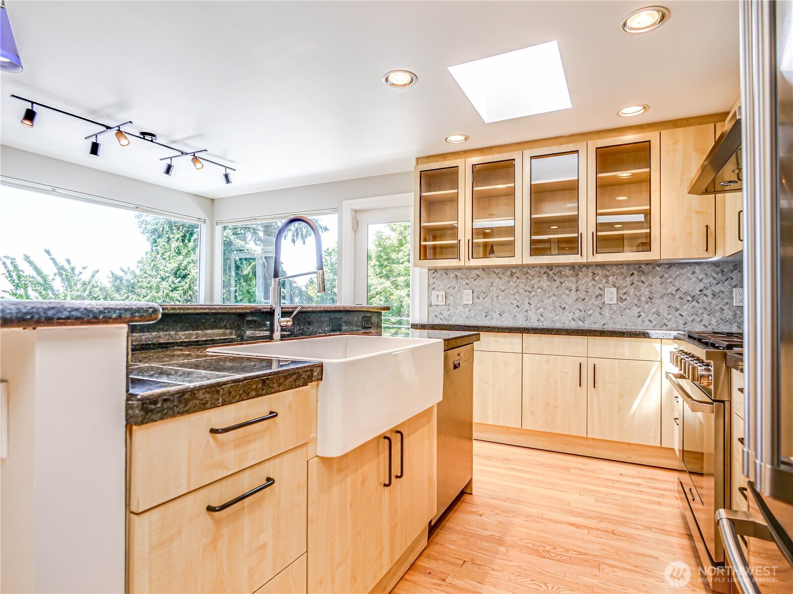 Seattle, Washington, 98116, United States, 3 Bedrooms Bedrooms, ,2 BathroomsBathrooms,Residential,For Sale,1977530