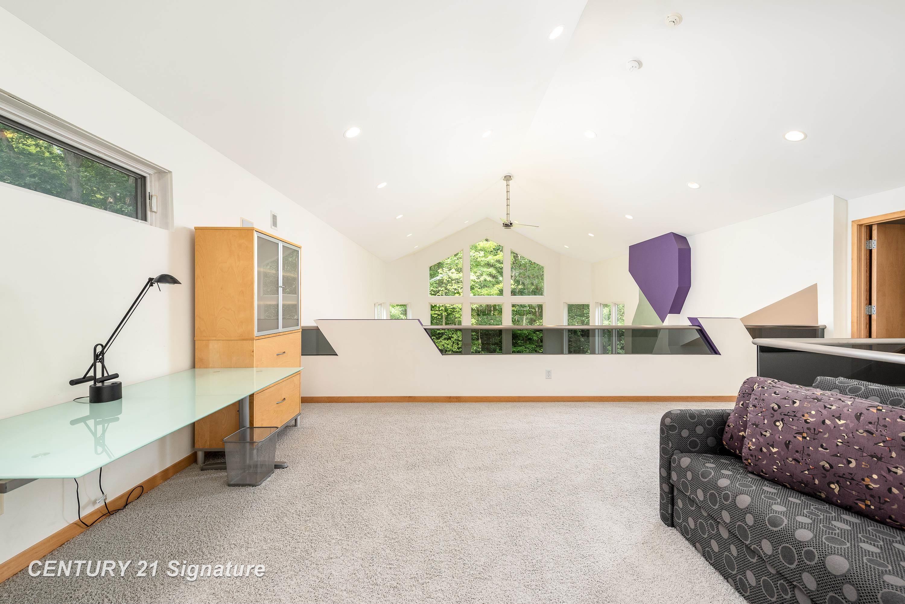 Midland, Michigan, 48642, United States, 4 Bedrooms Bedrooms, ,5 BathroomsBathrooms,Residential,For Sale,2019311