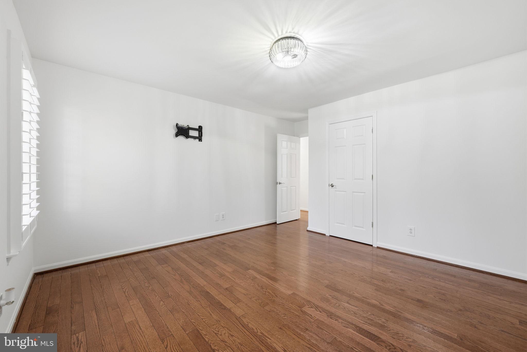 Dunkirk, Maryland, 20754, United States, 4 Bedrooms Bedrooms, ,4 BathroomsBathrooms,Residential,For Sale,1990443