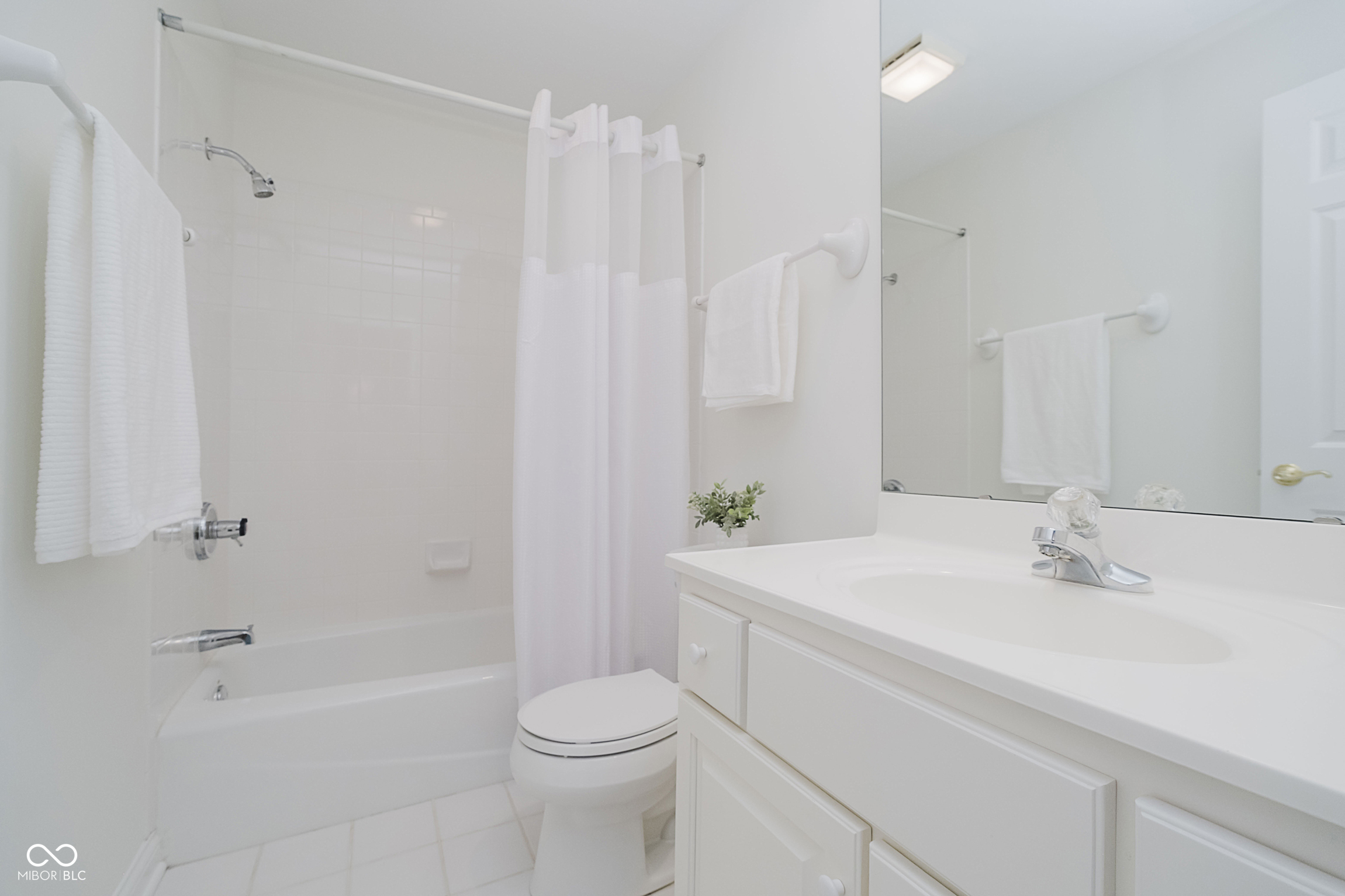 Carmel, Indiana, 46033, United States, 4 Bedrooms Bedrooms, ,4 BathroomsBathrooms,Residential,For Sale,1893581