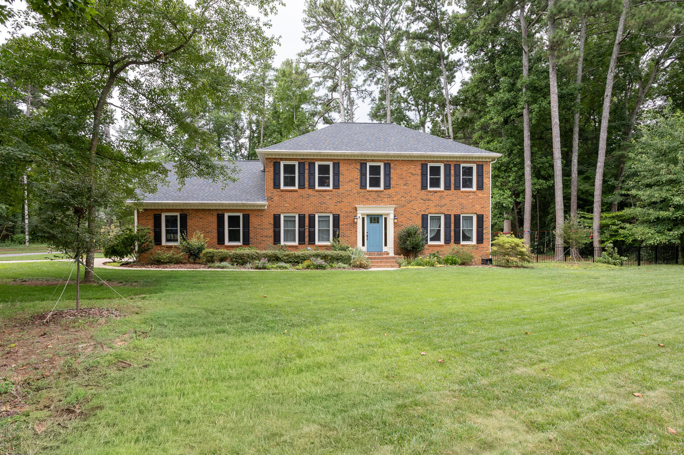  Stunning 5-Bedroom Brick Home in the Heart of East Cobb - 物件實景