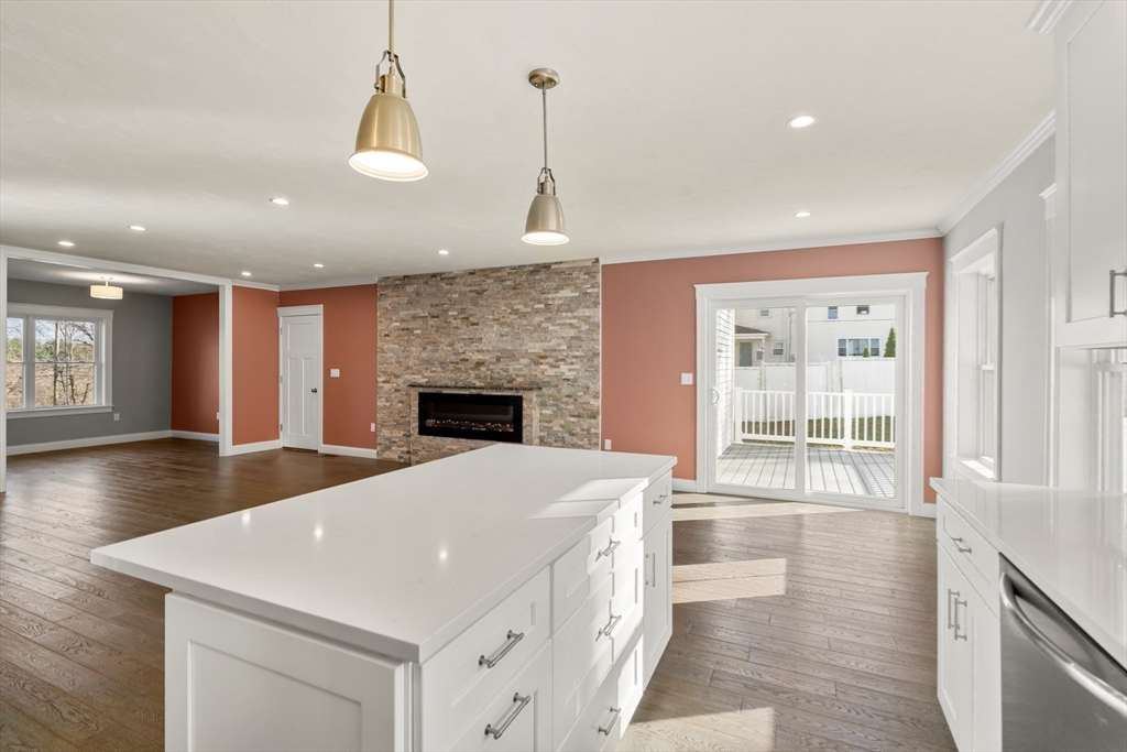 Mendon, Massachusetts, 01756, United States, 3 Bedrooms Bedrooms, ,3 BathroomsBathrooms,Residential,For Sale,1996040