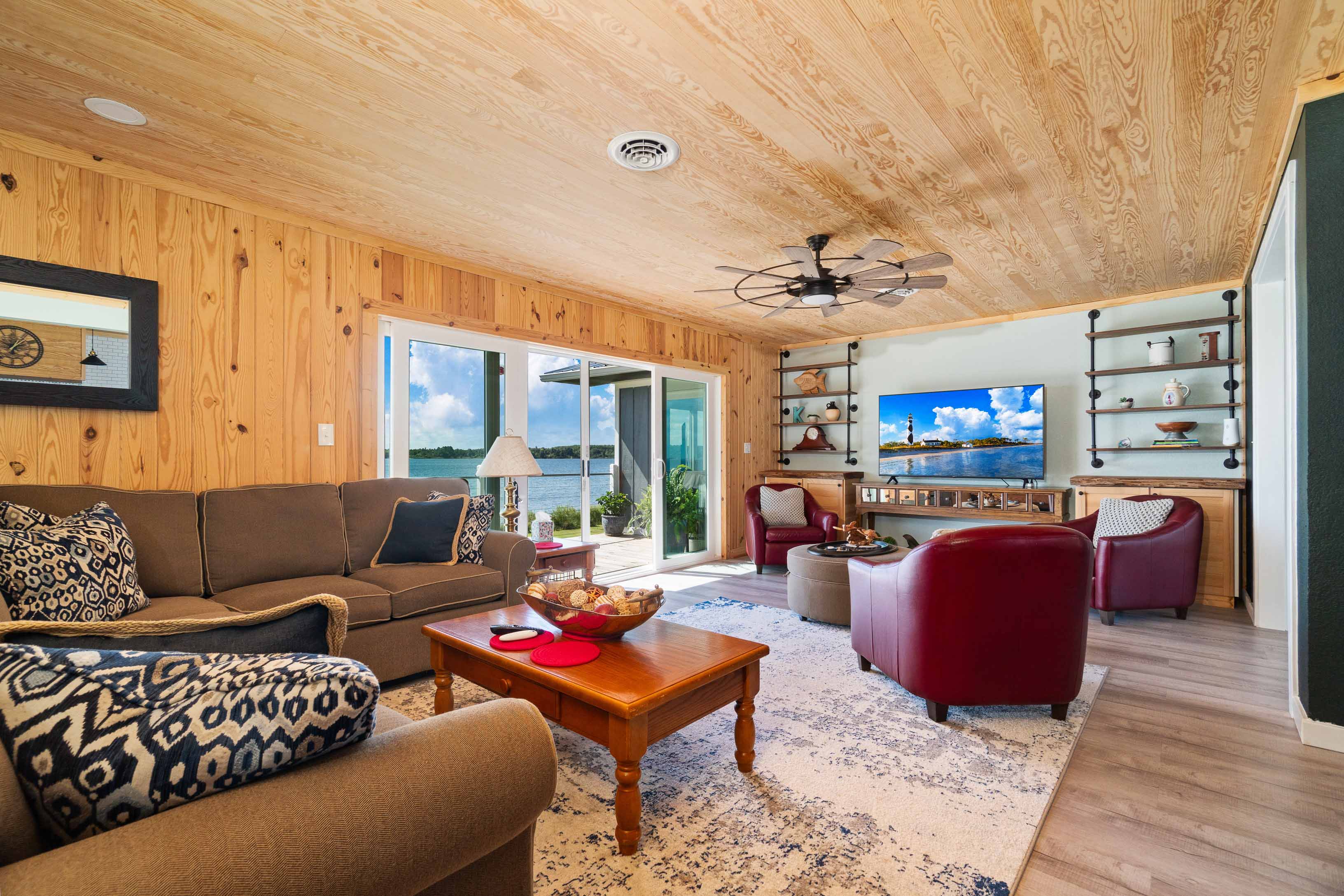 Aurora, North Carolina, 27806, United States, 3 Bedrooms Bedrooms, ,2 BathroomsBathrooms,Residential,For Sale,1973903