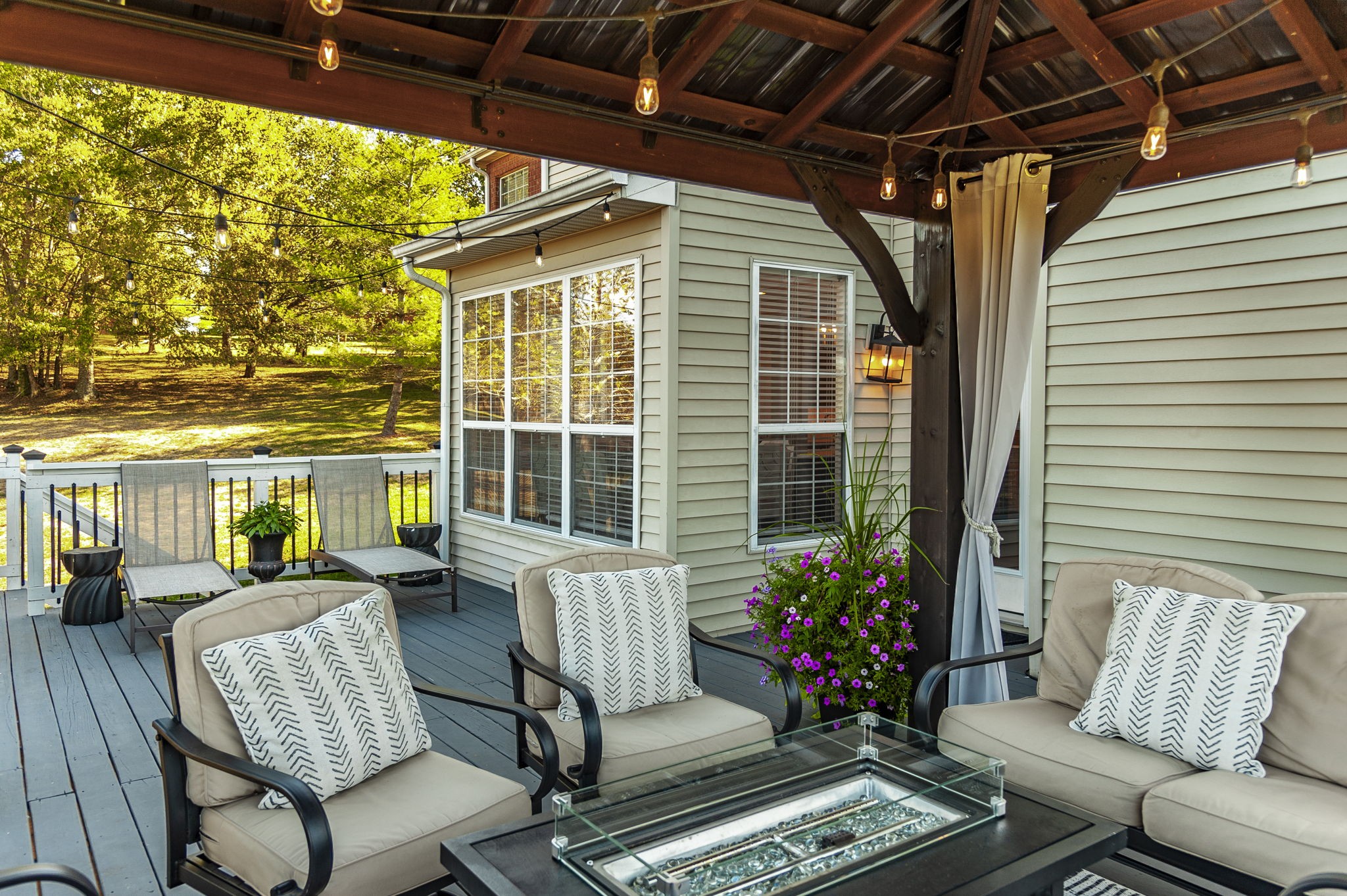 Goodlettsville, Tennessee, 37072, United States, 5 Bedrooms Bedrooms, ,4 BathroomsBathrooms,Residential,For Sale,1974837