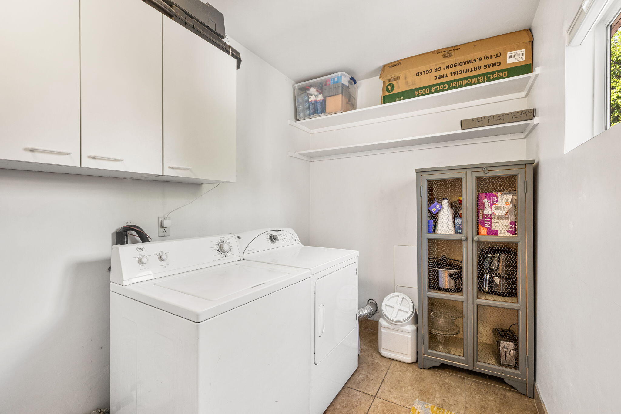Cathedral City, California, 92234, United States, 3 Bedrooms Bedrooms, ,3 BathroomsBathrooms,Residential,For Sale,1896973