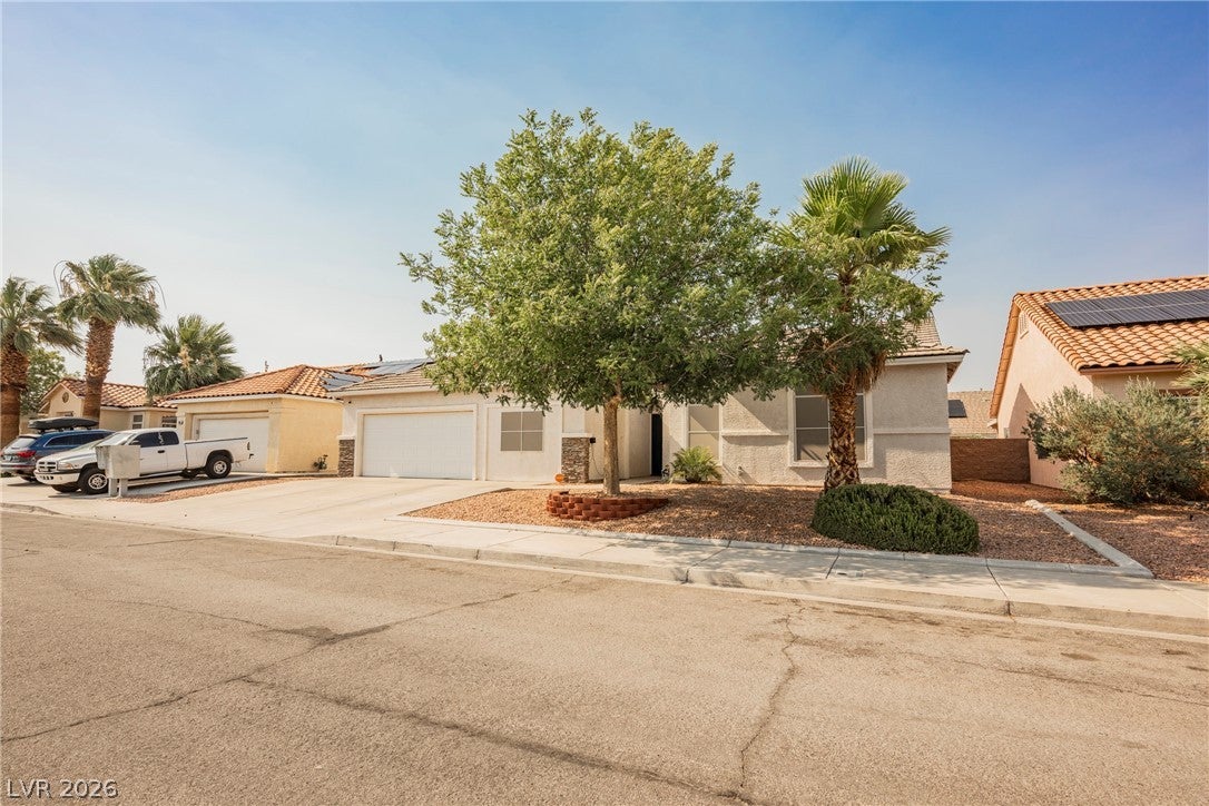 Henderson, Nevada, 89015, United States, 5 Bedrooms Bedrooms, ,2 BathroomsBathrooms,Residential,For Sale,1976773
