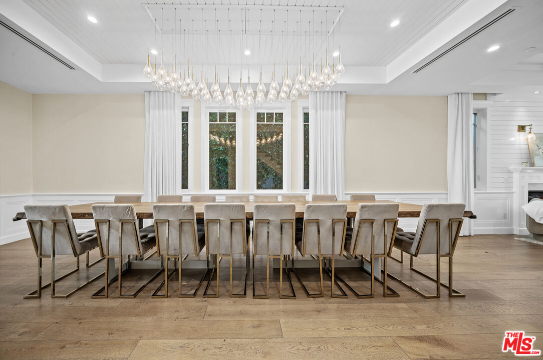 Valley Village, California, 91607, United States, 7 Bedrooms Bedrooms, ,8 BathroomsBathrooms,Residential,For Sale,1997303