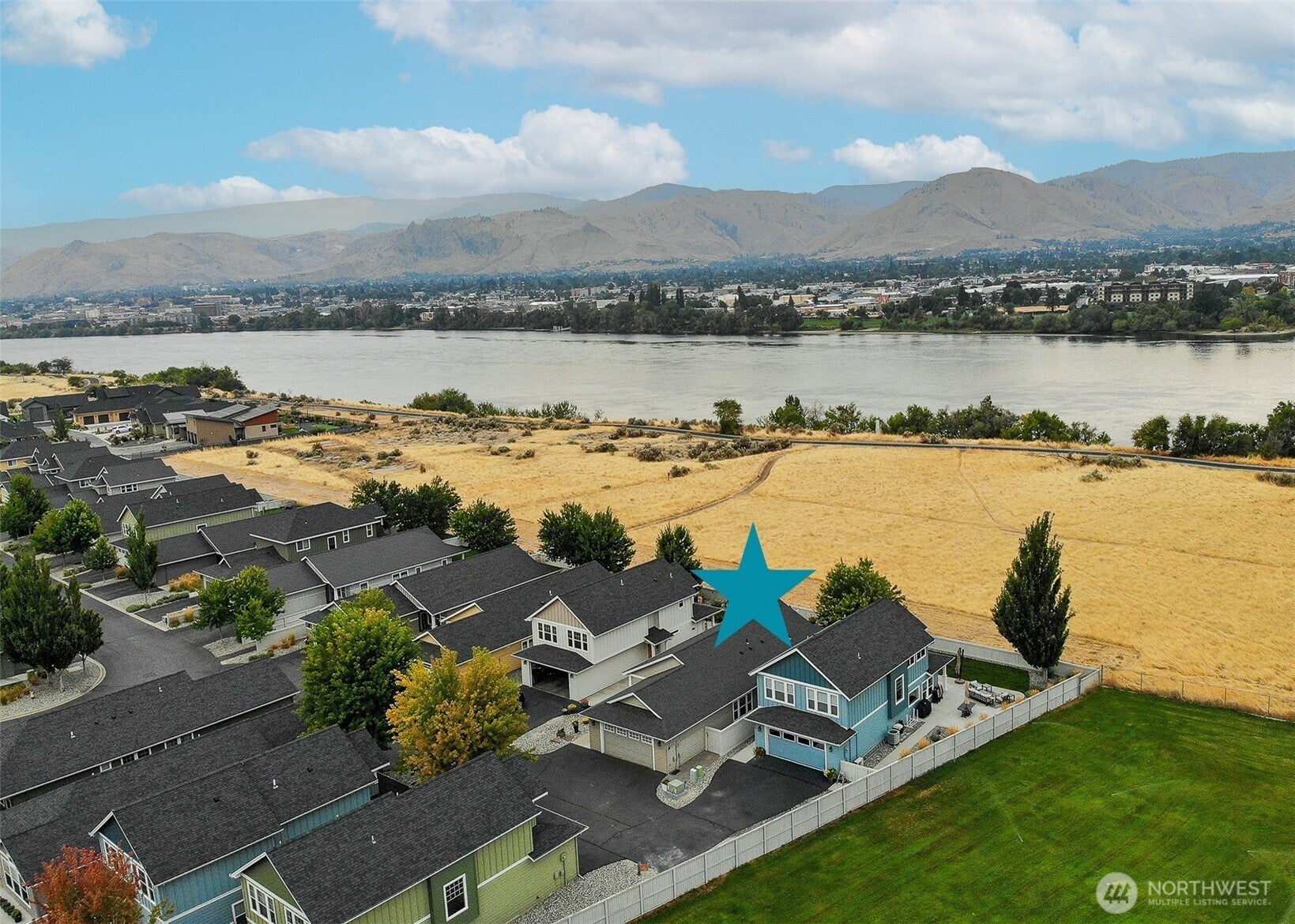 East Wenatchee, Washington, 98802, United States, 3 Bedrooms Bedrooms, ,1 BathroomBathrooms,Residential,For Sale,1934190