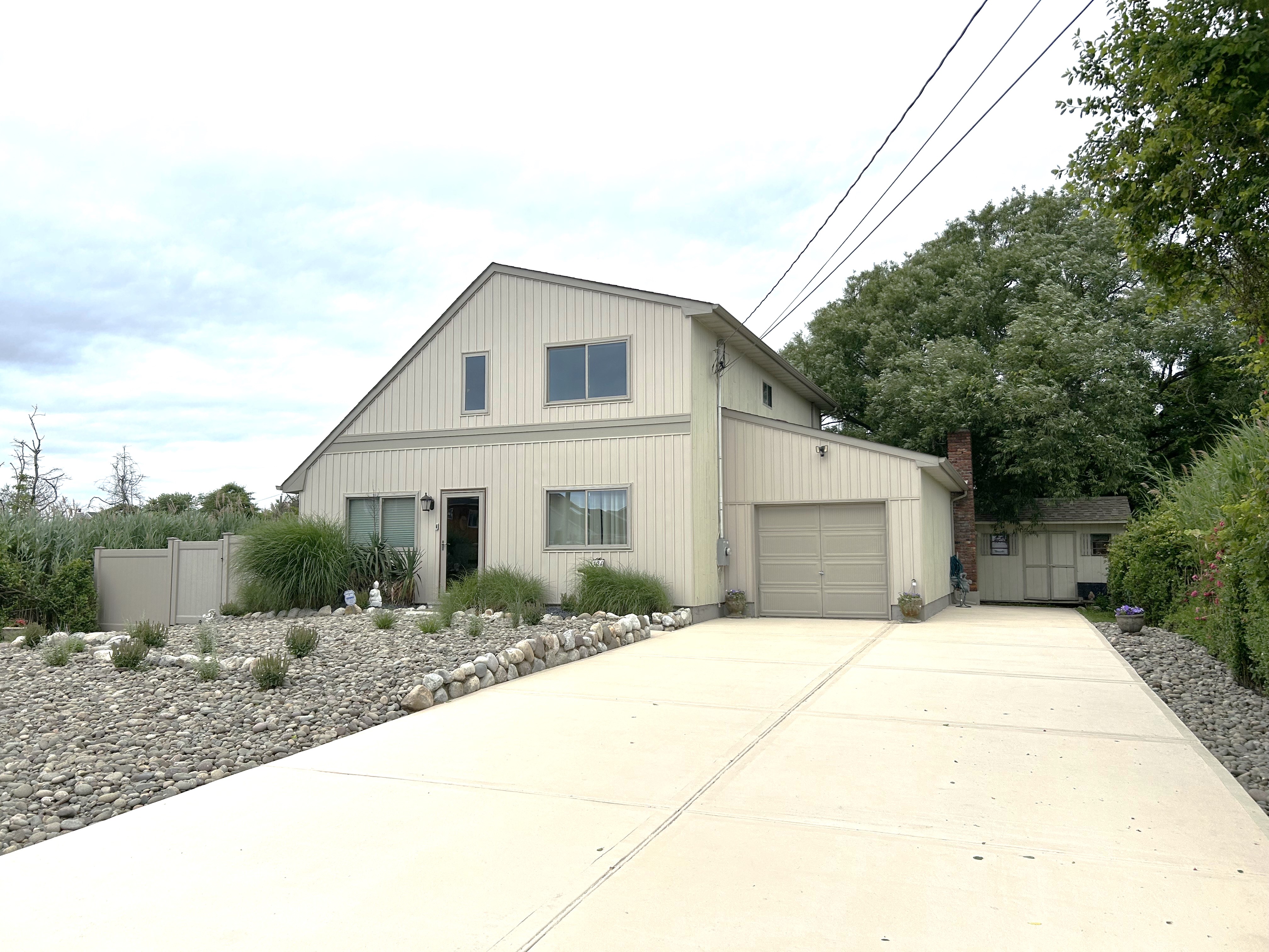 304 S Dunton Avenue, East Patchogue, New York, 11772, United States, 3 Bedrooms Bedrooms, ,2 BathroomsBathrooms,Residential,For Sale,304 S Dunton Avenue,1655812