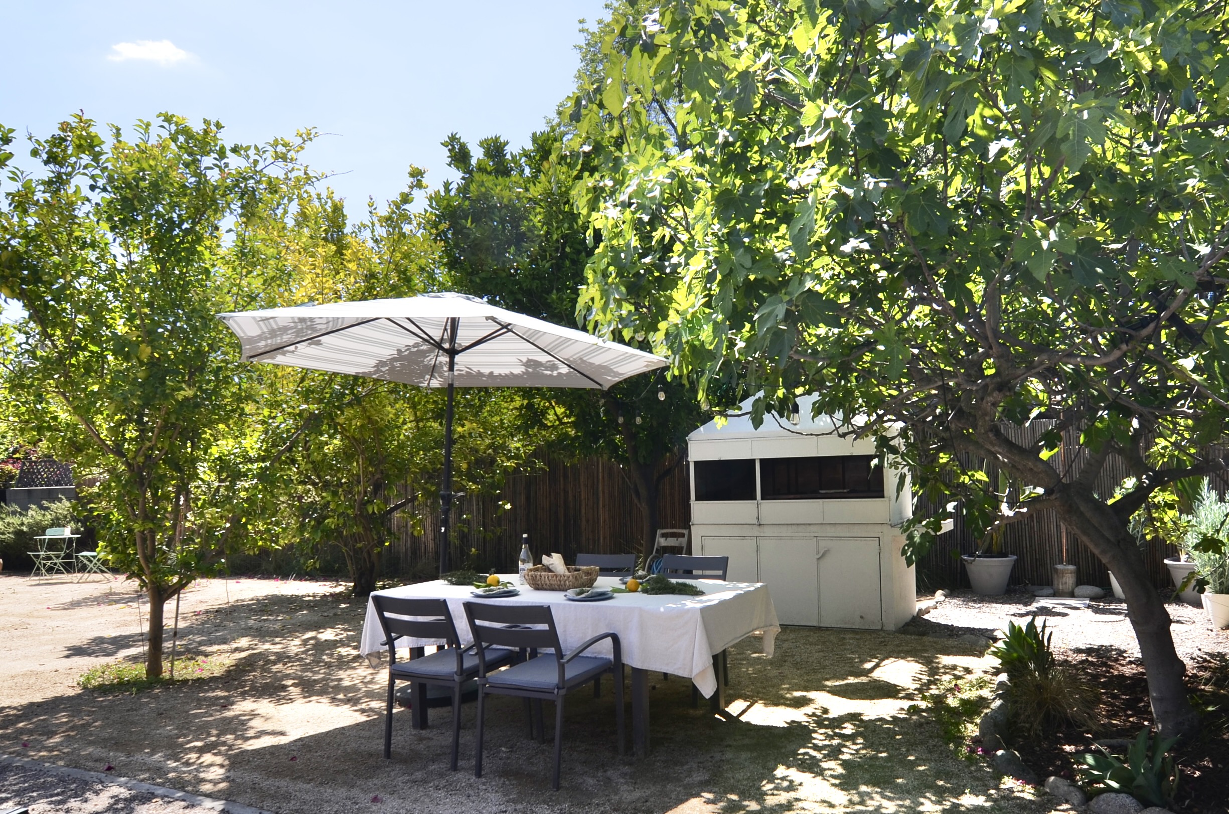  889 North Chester Avenue - 物件實景