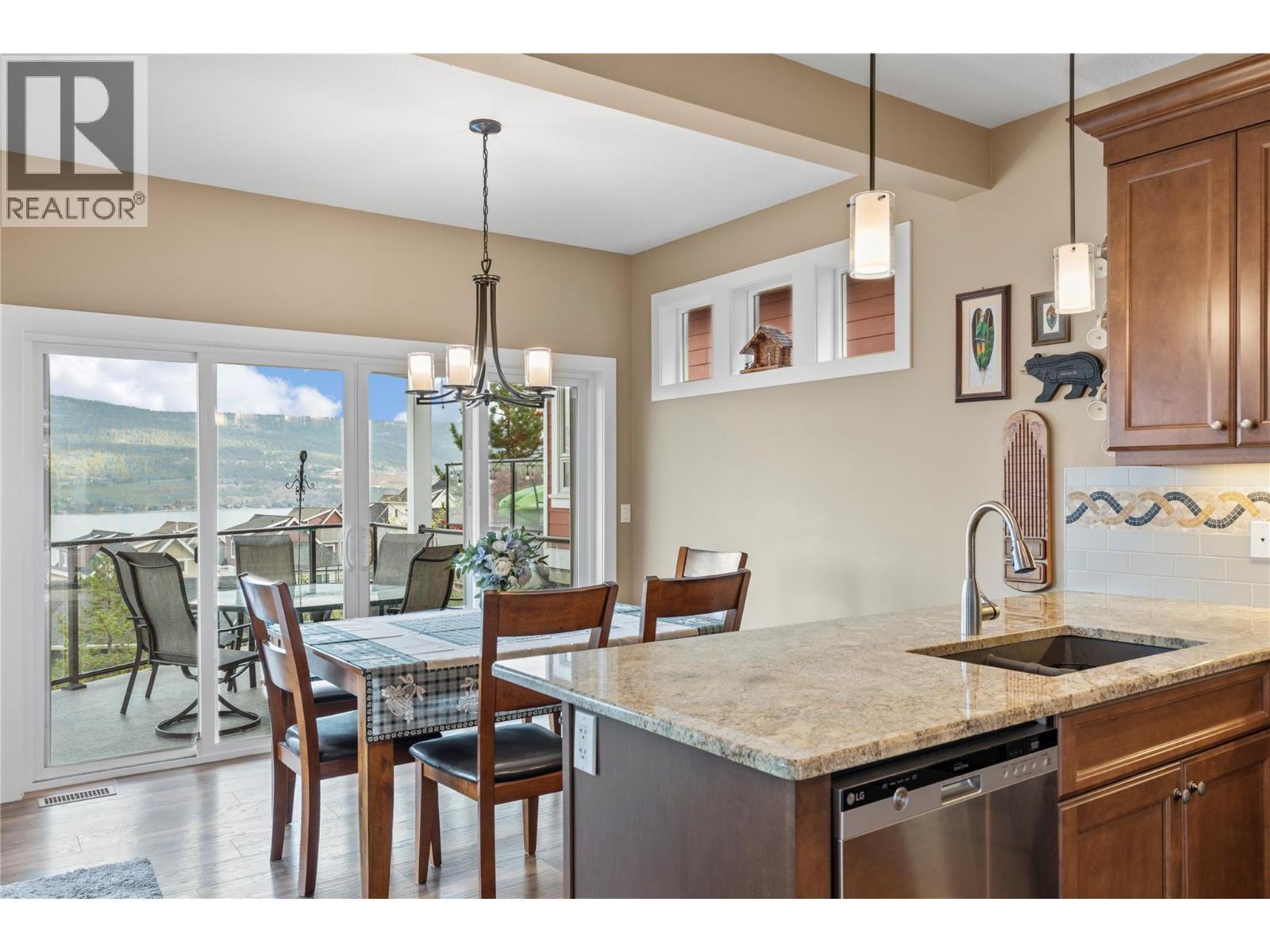 KELOWNA, British Columbia, V1Z 3R8, CA, 2 Bedrooms Bedrooms, ,2 BathroomsBathrooms,Residential,For Sale,1950857