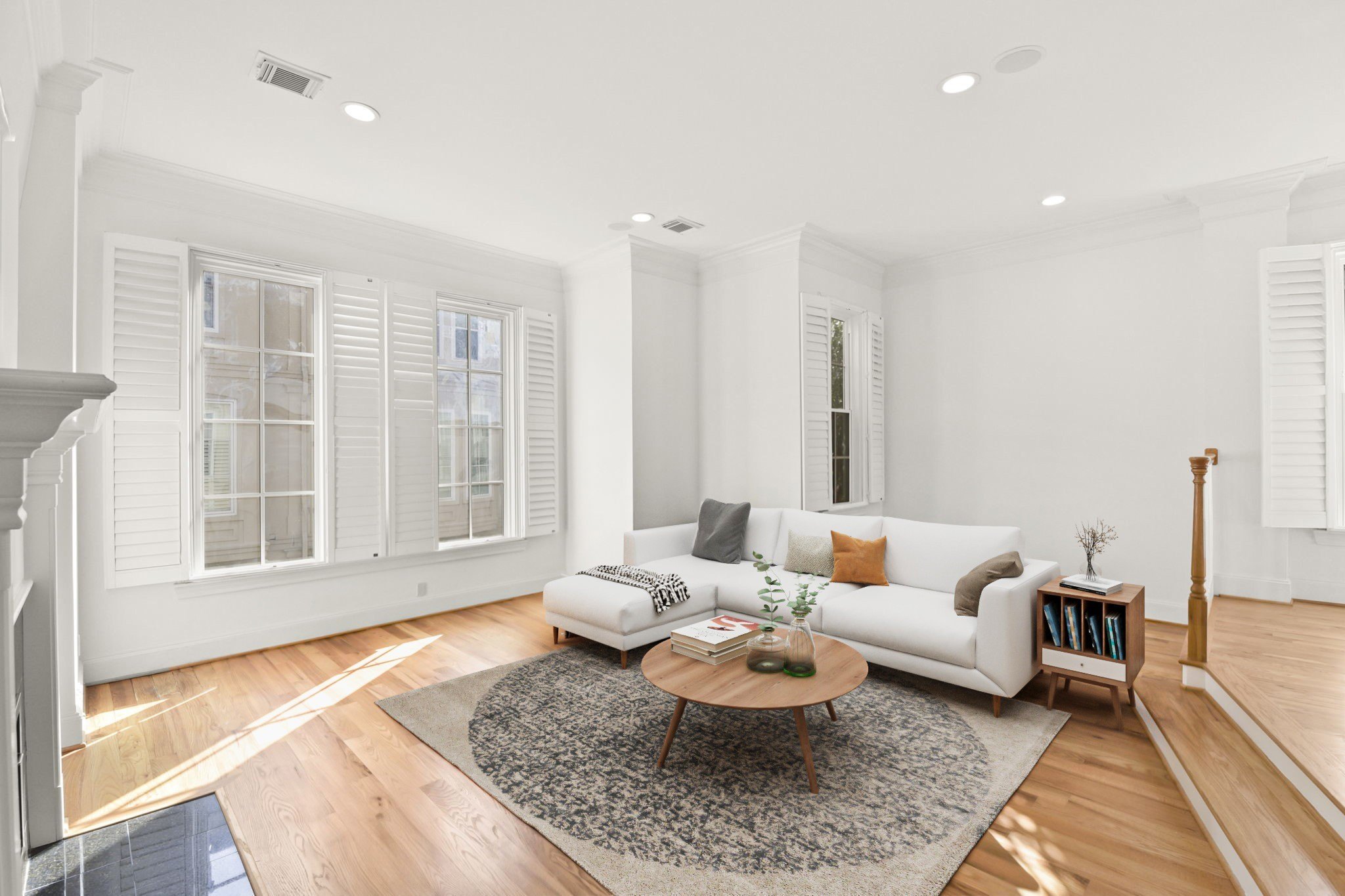 Houston, Texas, 77019, United States, 3 Bedrooms Bedrooms, ,4 BathroomsBathrooms,Residential,For Sale,1984299