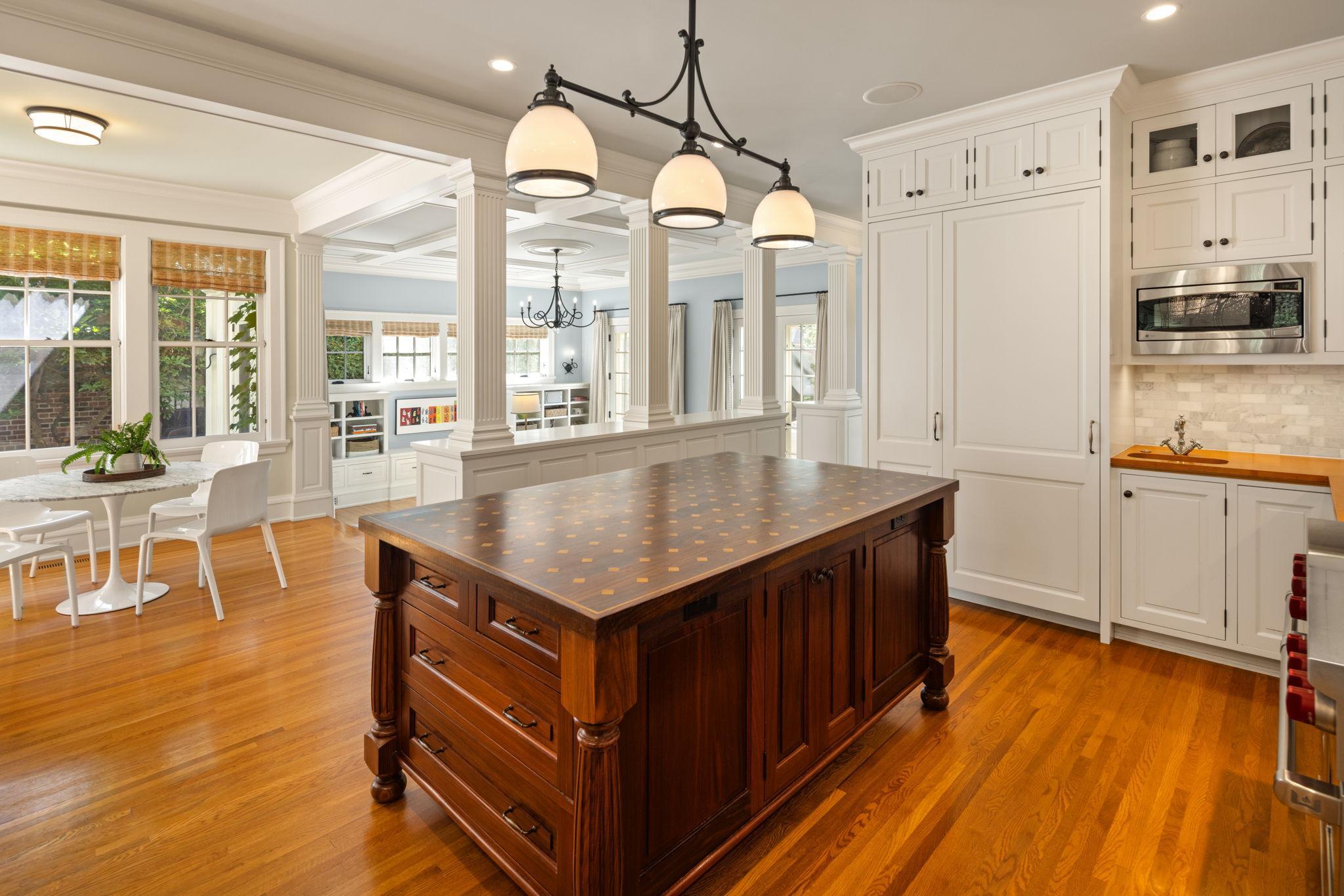 Minneapolis, Minnesota, 55405, United States, 5 Bedrooms Bedrooms, ,3 BathroomsBathrooms,Residential,For Sale,2000918