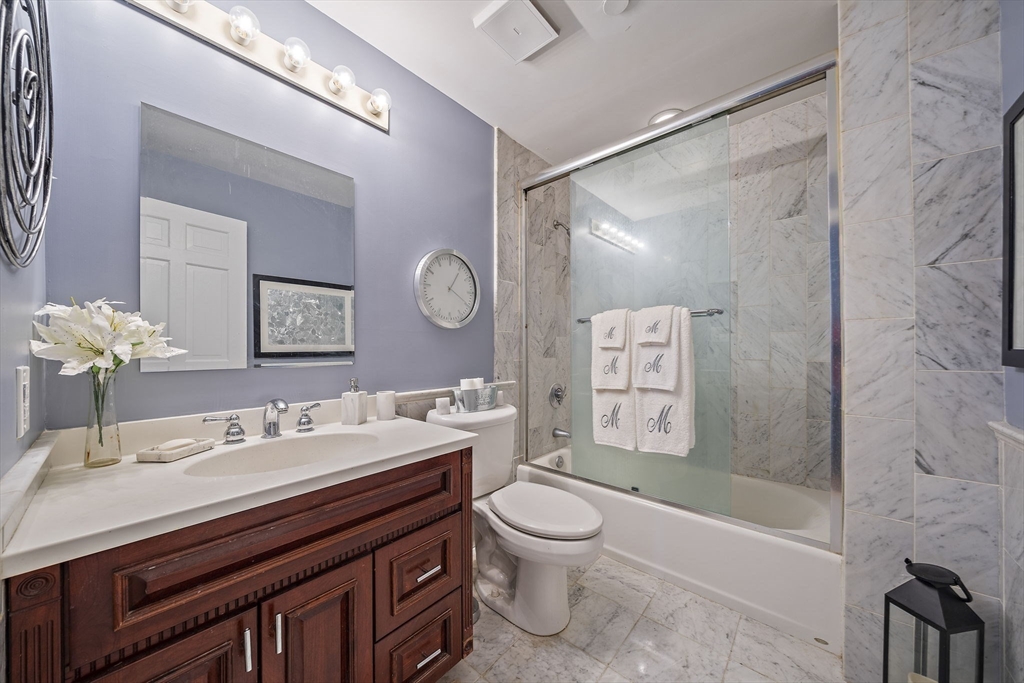 Quincy, Massachusetts, 02171, United States, 2 Bedrooms Bedrooms, ,2 BathroomsBathrooms,Residential,For Sale,1845437