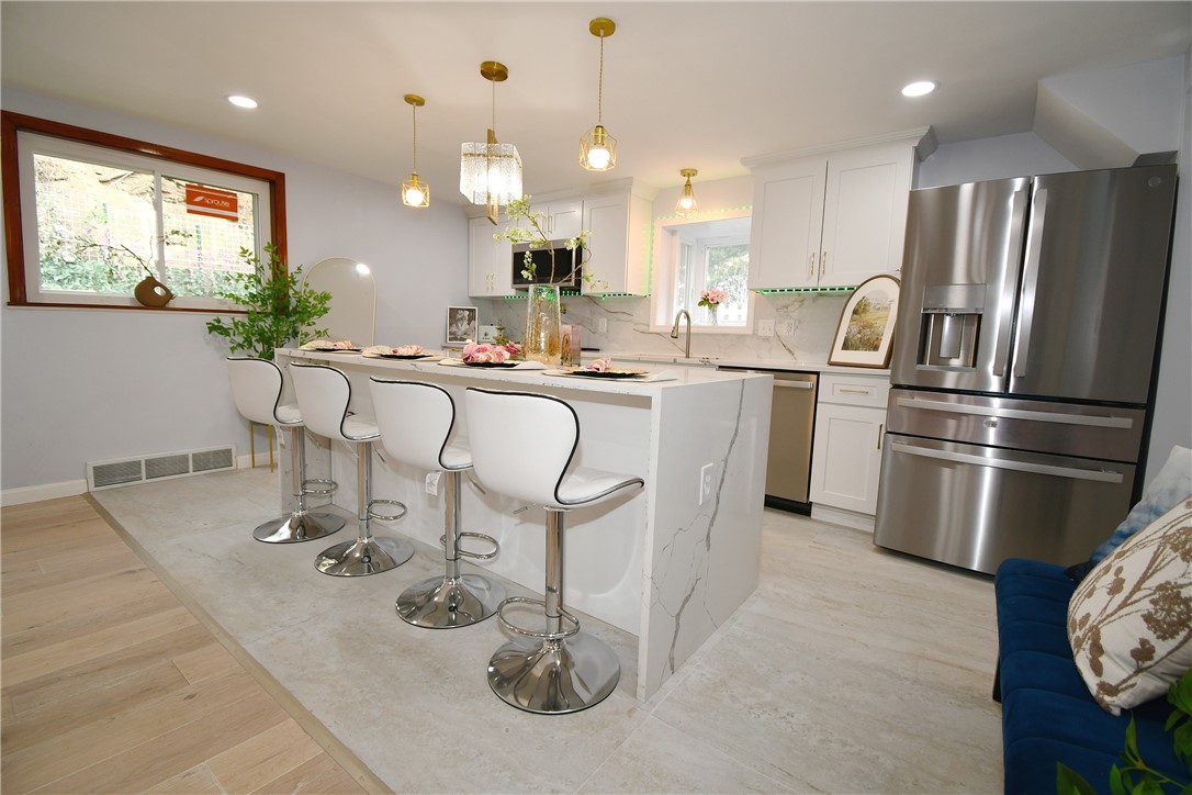 Squirrel Hill, Pennsylvania, 15217, United States, 4 Bedrooms Bedrooms, ,4 BathroomsBathrooms,Residential,For Sale,1999075