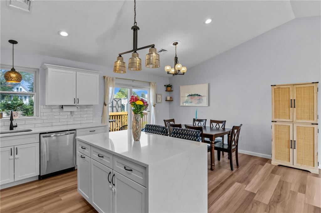 Cranston, Rhode Island, 02910, United States, 3 Bedrooms Bedrooms, ,3 BathroomsBathrooms,Residential,For Sale,1915562