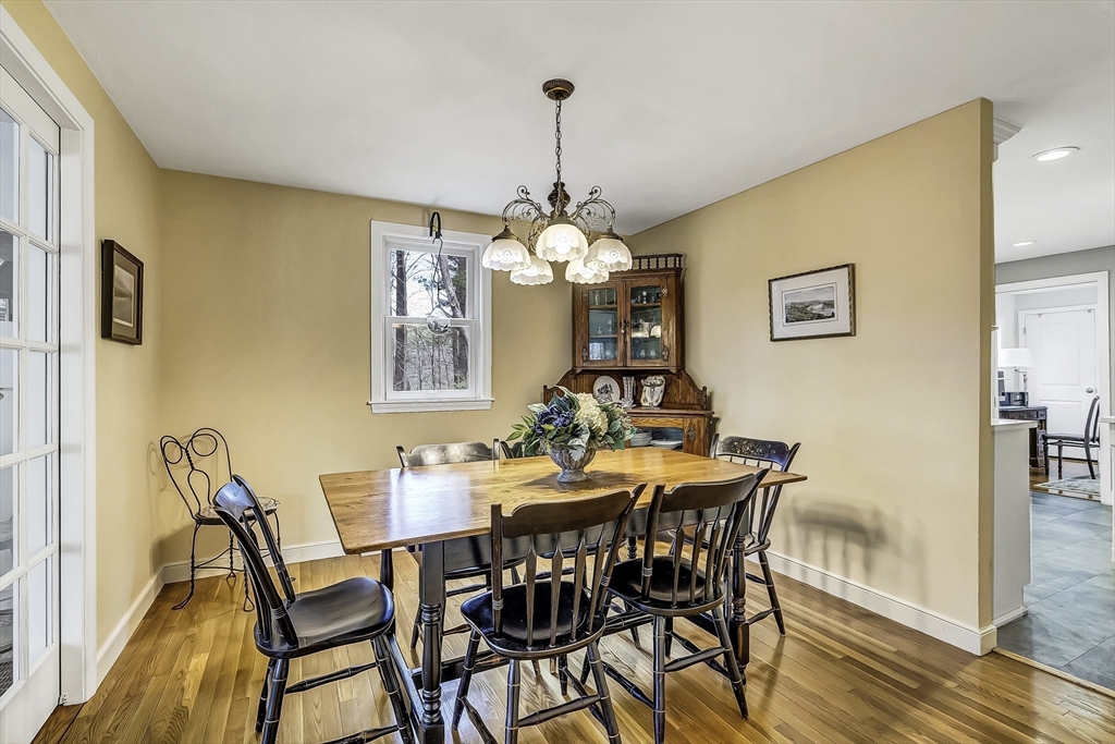 Wayland, Massachusetts, 01778, United States, 3 Bedrooms Bedrooms, ,2 BathroomsBathrooms,Residential,For Sale,1847393