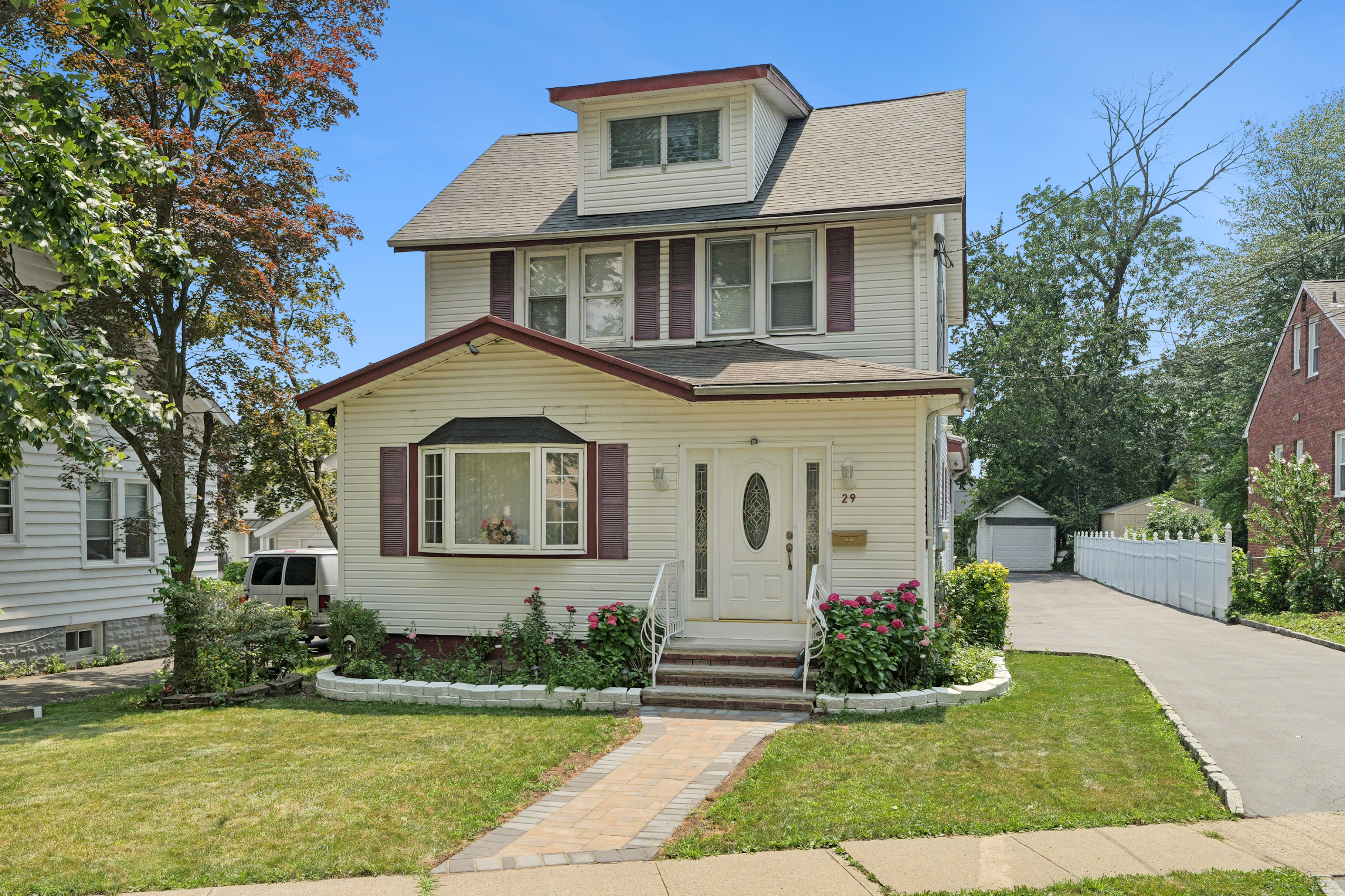 Maplewood, New Jersey, 07040, United States, 4 Bedrooms Bedrooms, ,5 BathroomsBathrooms,Residential,For Sale,1976450