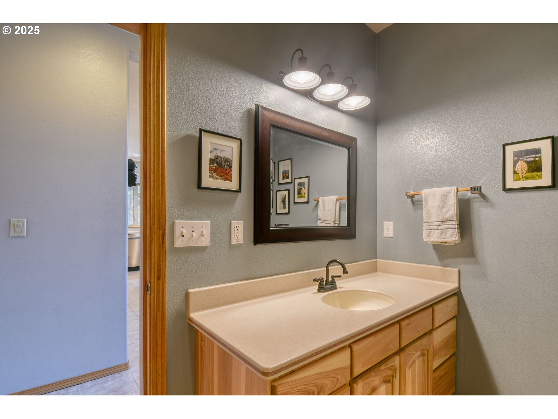 Adams, Oregon, 97810, United States, 4 Bedrooms Bedrooms, ,3 BathroomsBathrooms,Residential,For Sale,1793219