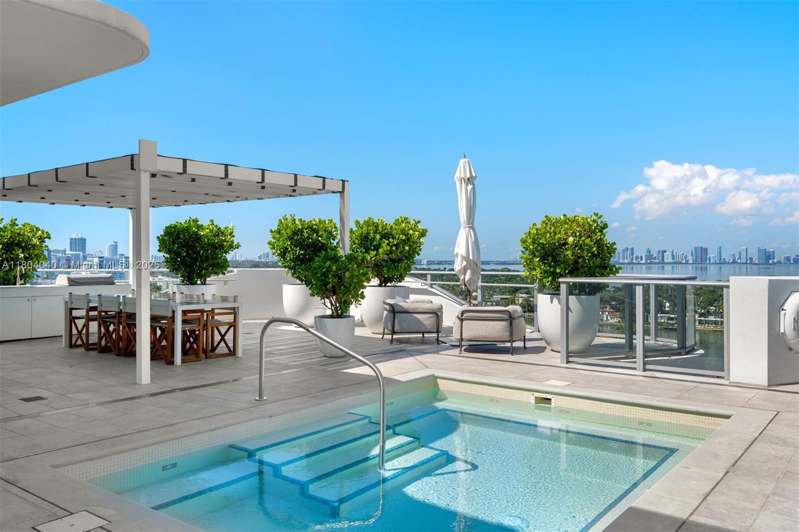 Miami Beach, Florida, 33141, United States, 2 Bedrooms Bedrooms, ,3 BathroomsBathrooms,Residential,For Sale,1828109