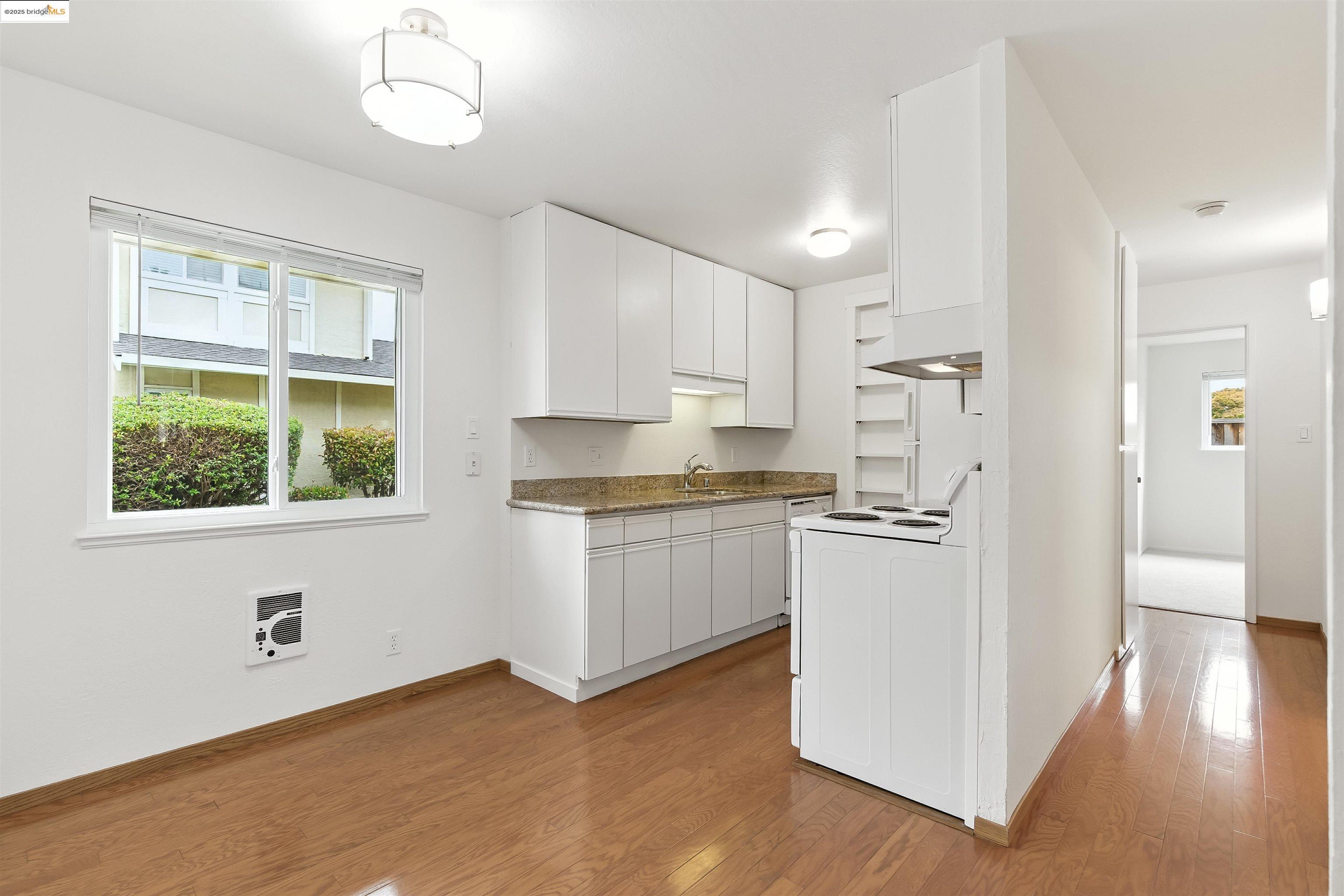 San Leandro, California, 94577, United States, 2 Bedrooms Bedrooms, ,2 BathroomsBathrooms,Residential,For Sale,1900911
