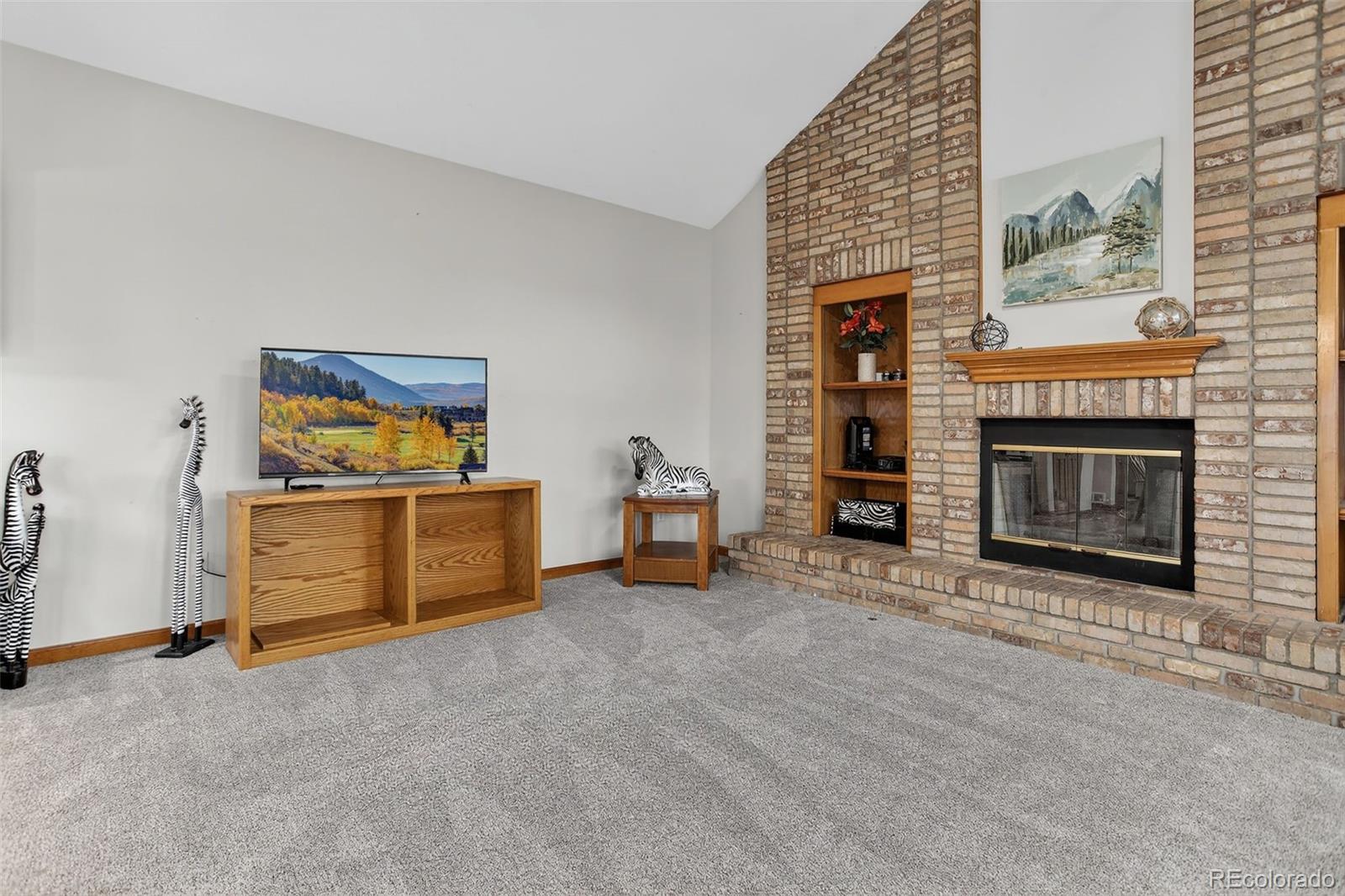 Littleton, Colorado, 80127, United States, 4 Bedrooms Bedrooms, ,3 BathroomsBathrooms,Residential,For Sale,1992155