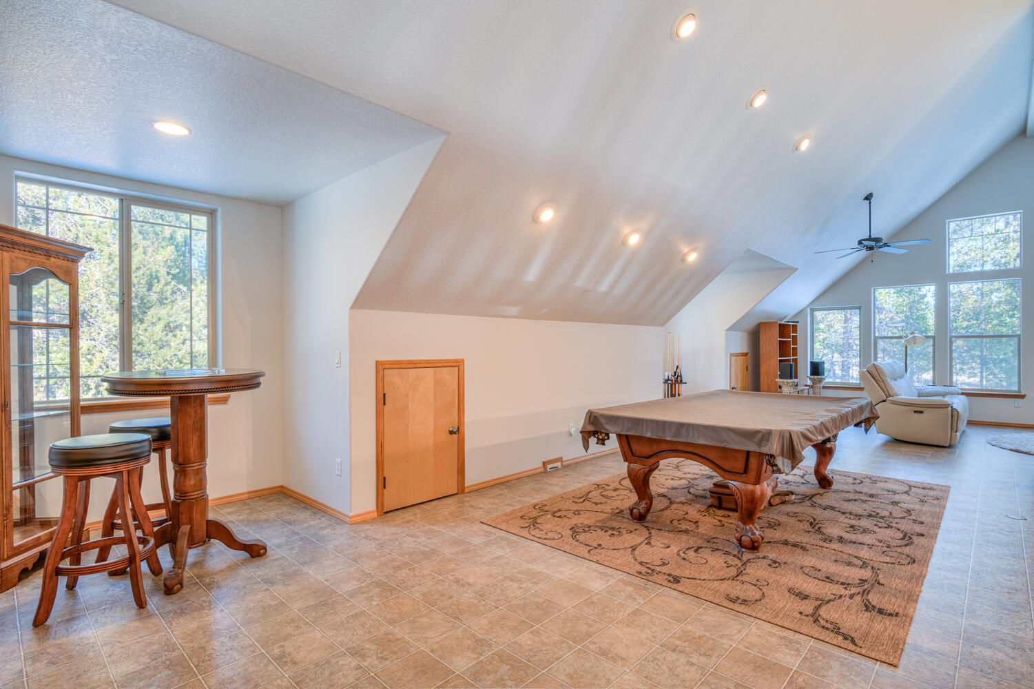 Bend, Oregon, 97707, United States, 5 Bedrooms Bedrooms, ,3 BathroomsBathrooms,Residential,For Sale,2010023