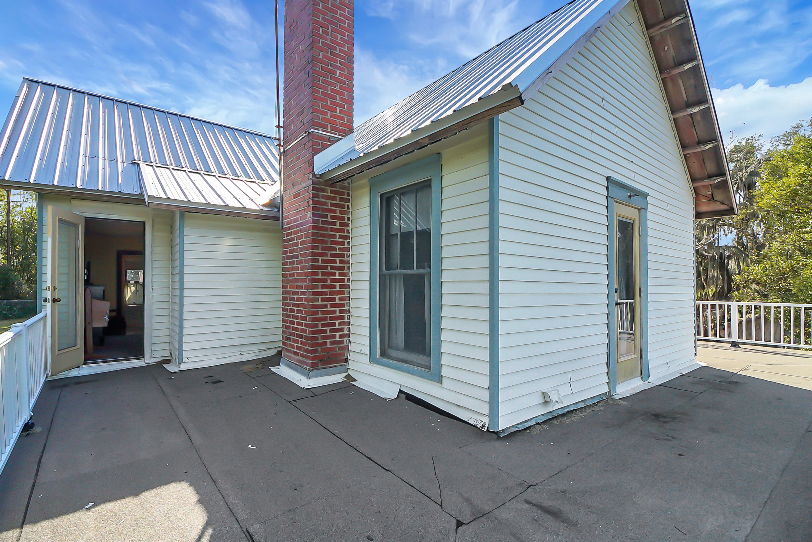 Yalaha, Florida, 34797, United States, 5 Bedrooms Bedrooms, ,4 BathroomsBathrooms,Residential,For Sale,1975837